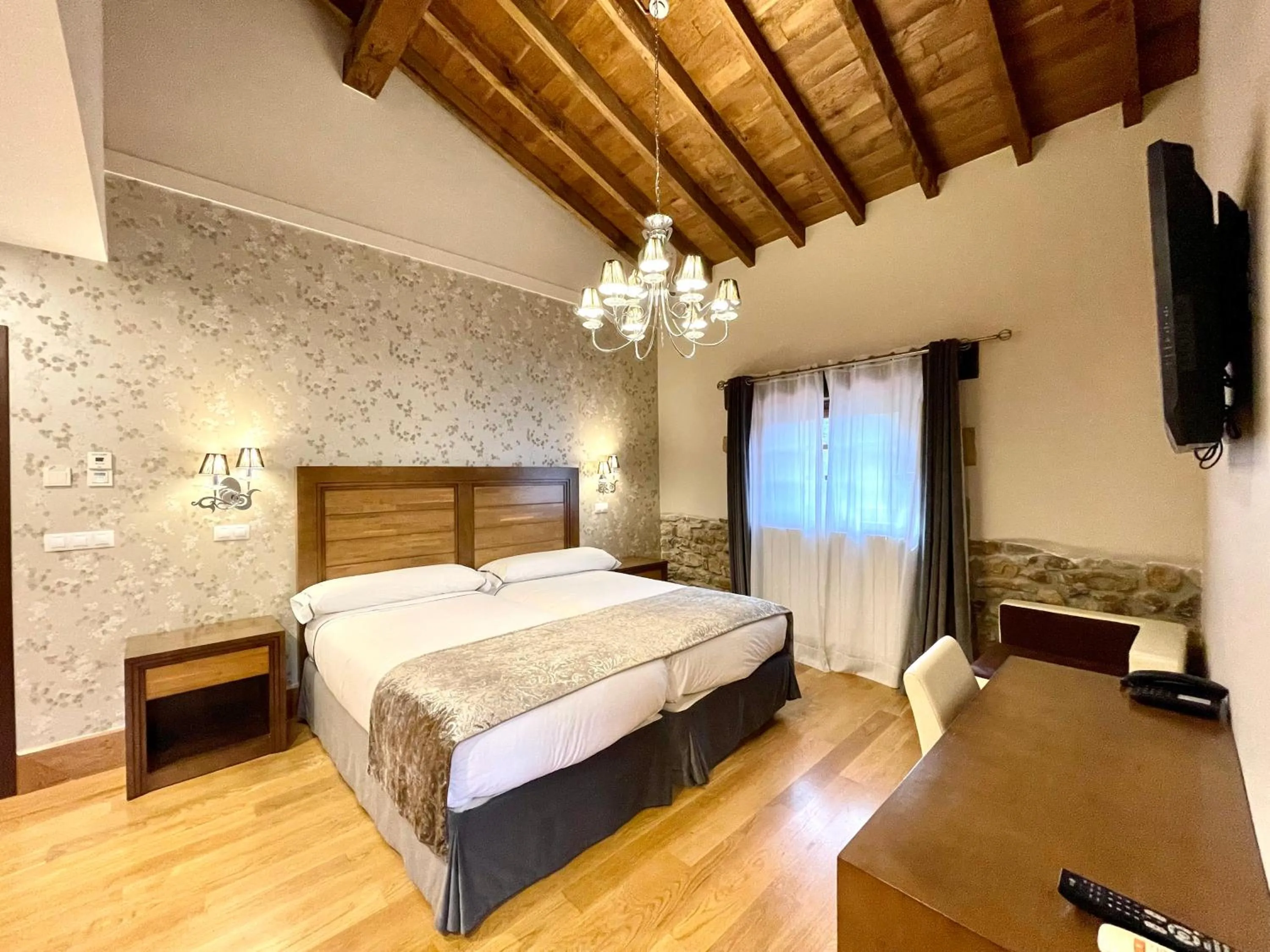 Bedroom, Bed in Akla Hotel Suites Valles Pasiegos