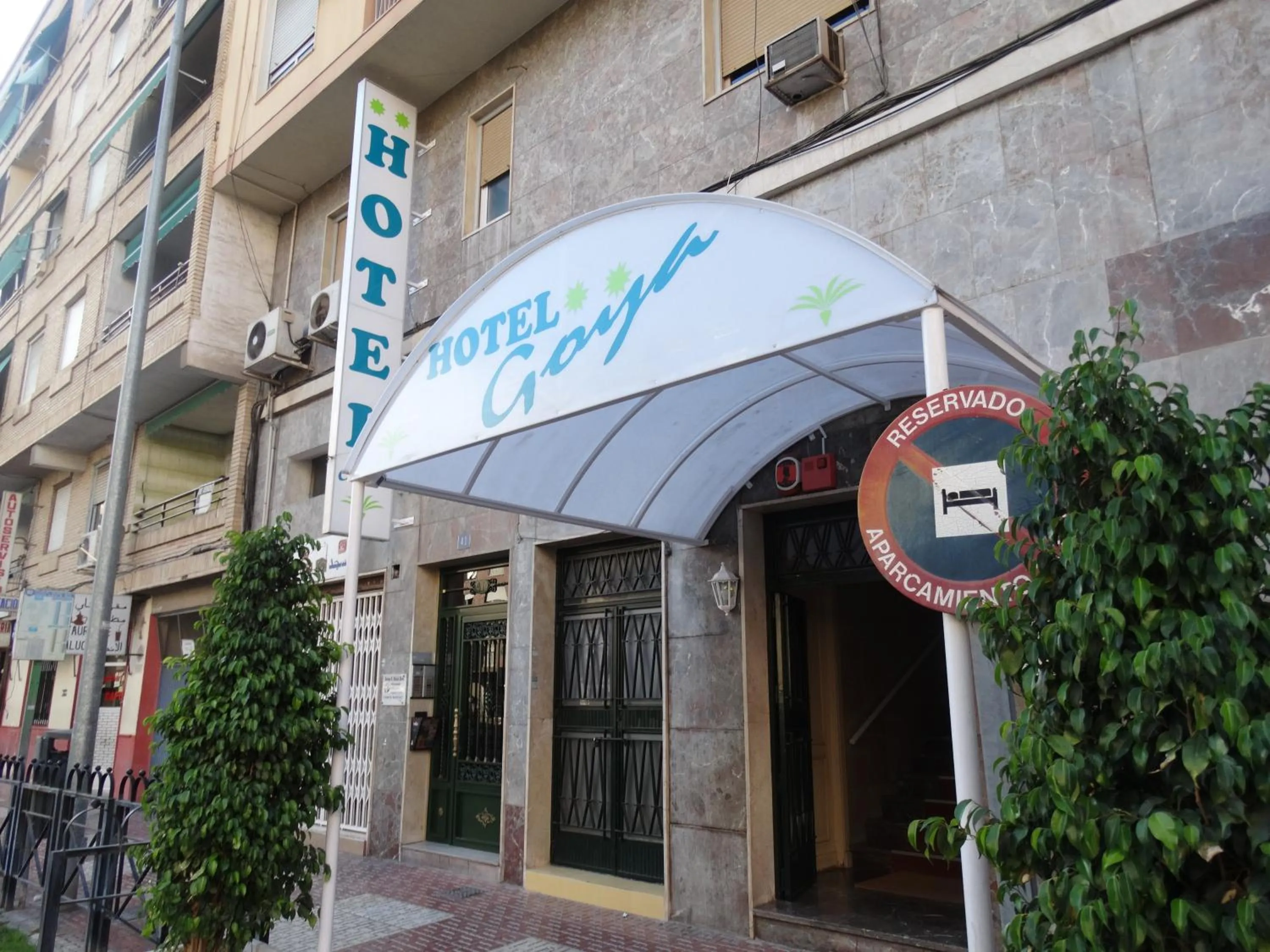 Facade/entrance in Hotel Goya