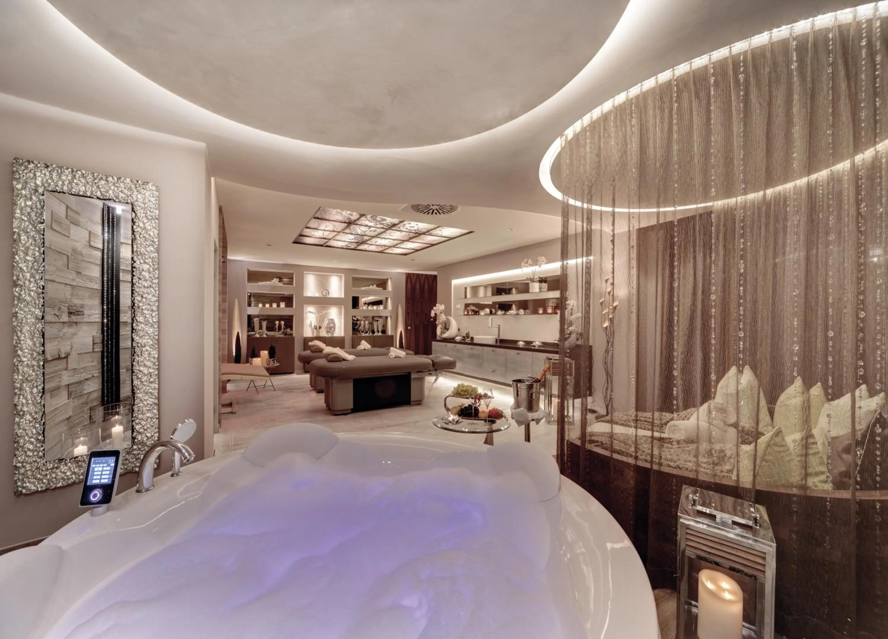 Hot Tub in Wellness- & Sporthotel Jagdhof