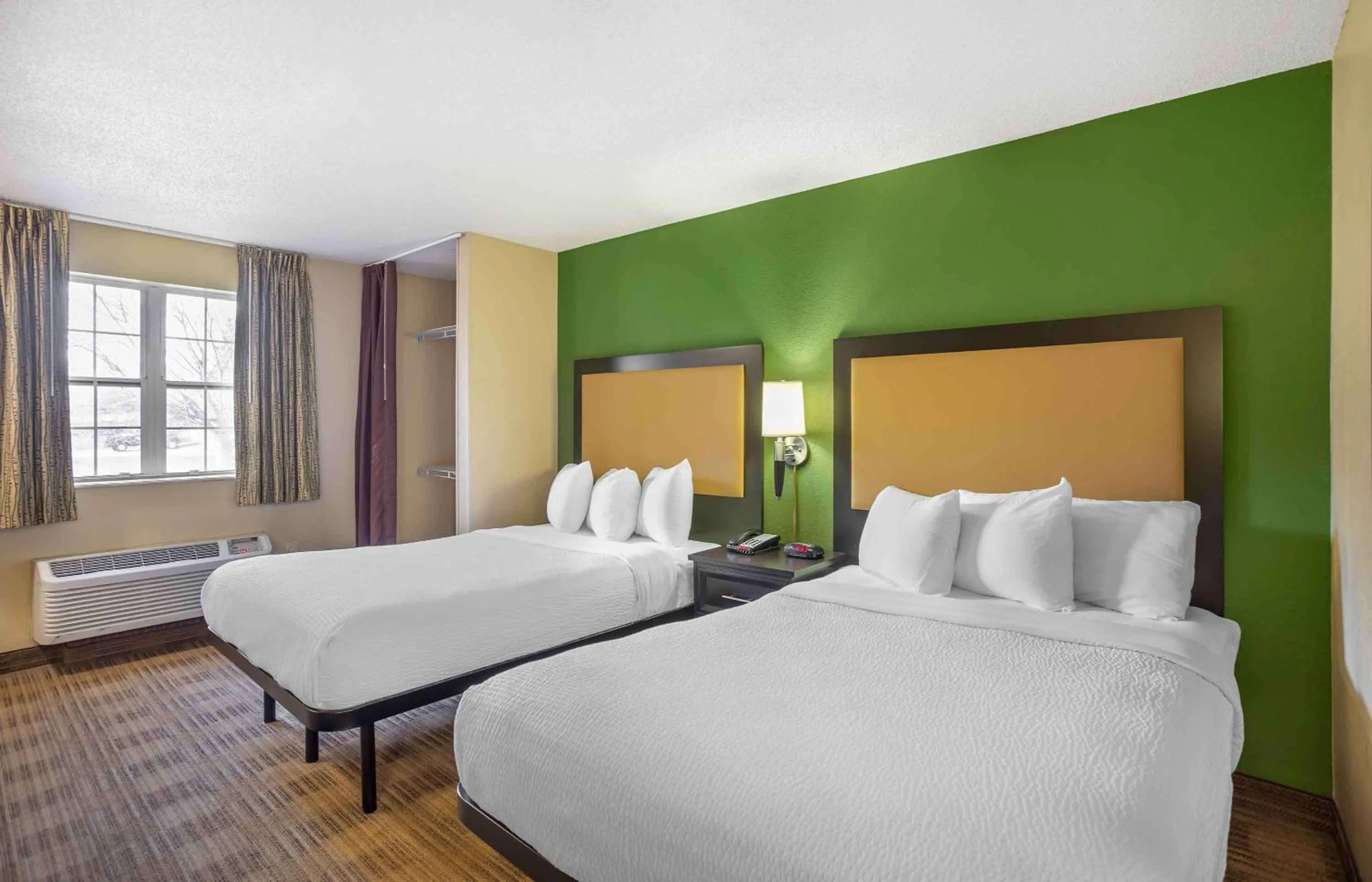 Bedroom, Bed in Extended Stay America Suites - Sacramento - Arden Way