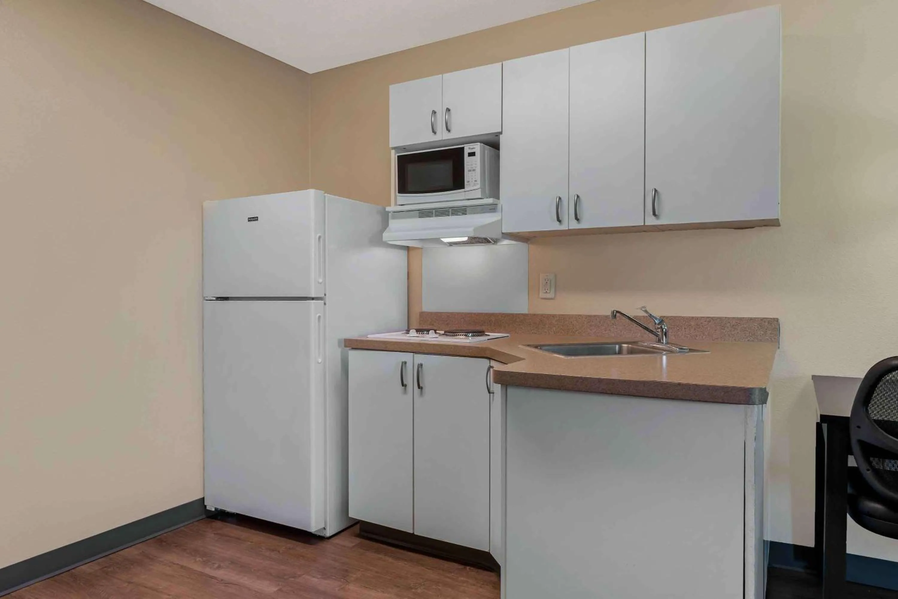 Kitchen or kitchenette in Extended Stay America Suites - Sacramento - Arden Way