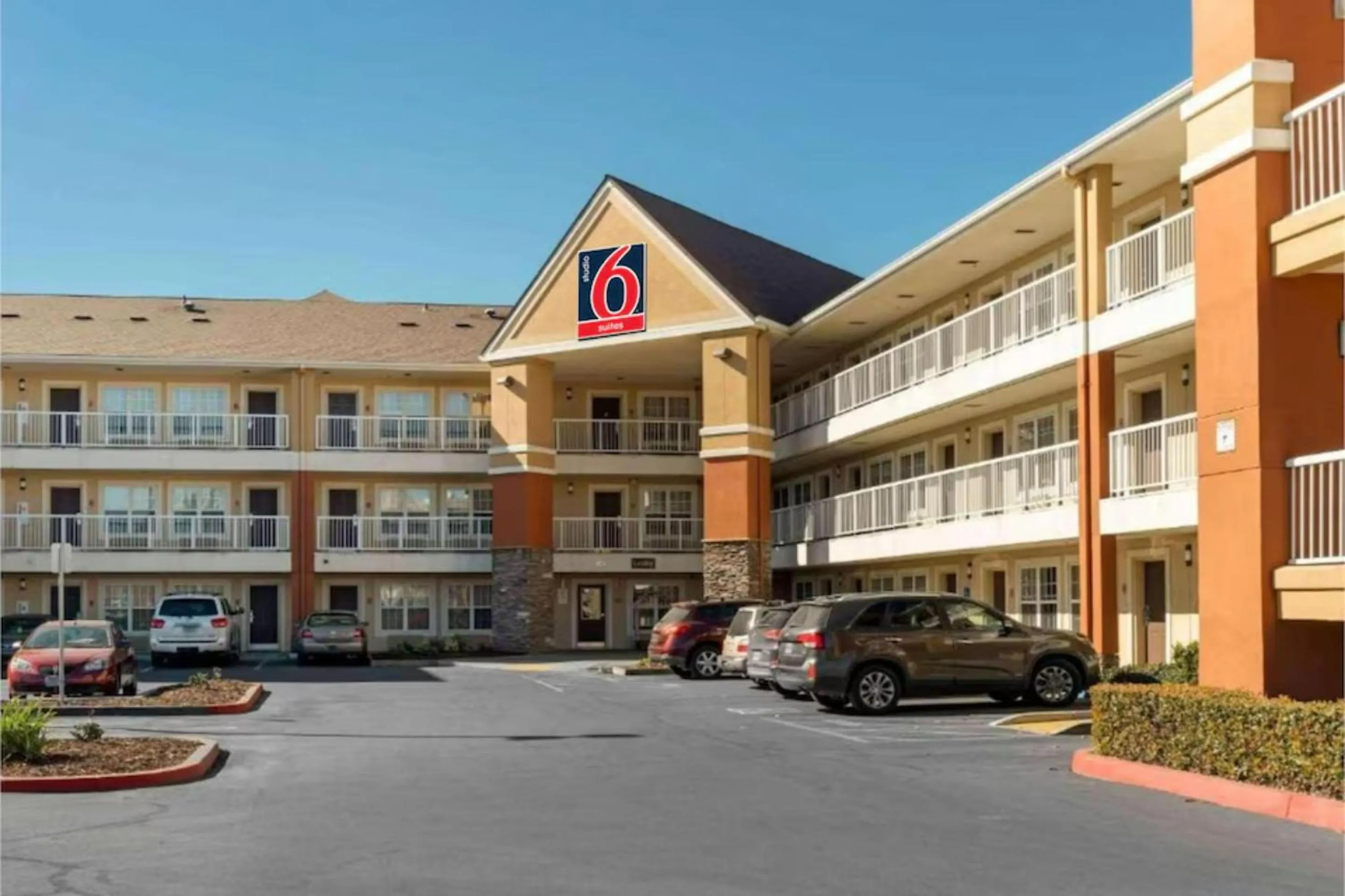 Parking in Studio 6 Extended Stay Sacramento Arden Way CA
