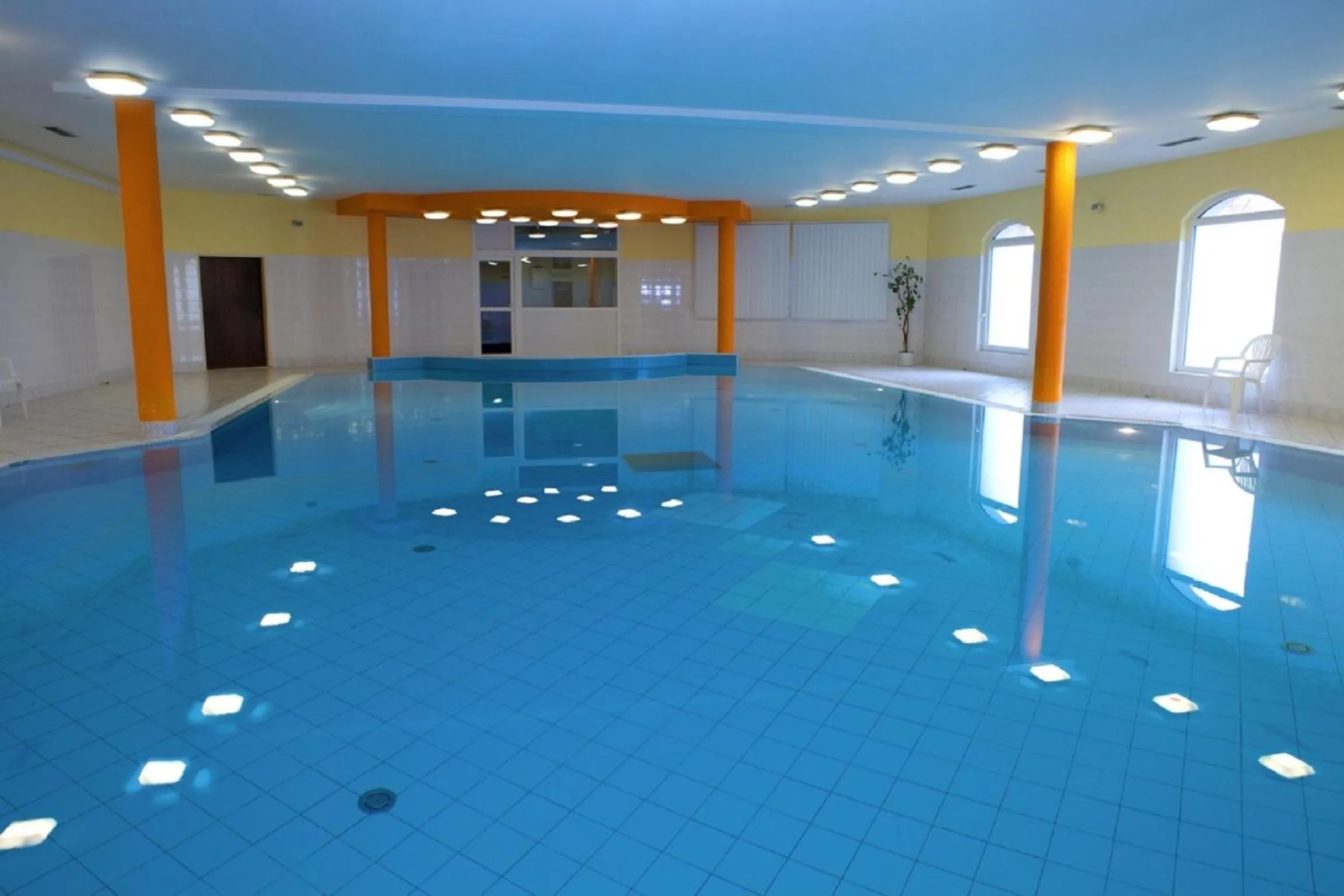 Swimming pool in Hotel Floret