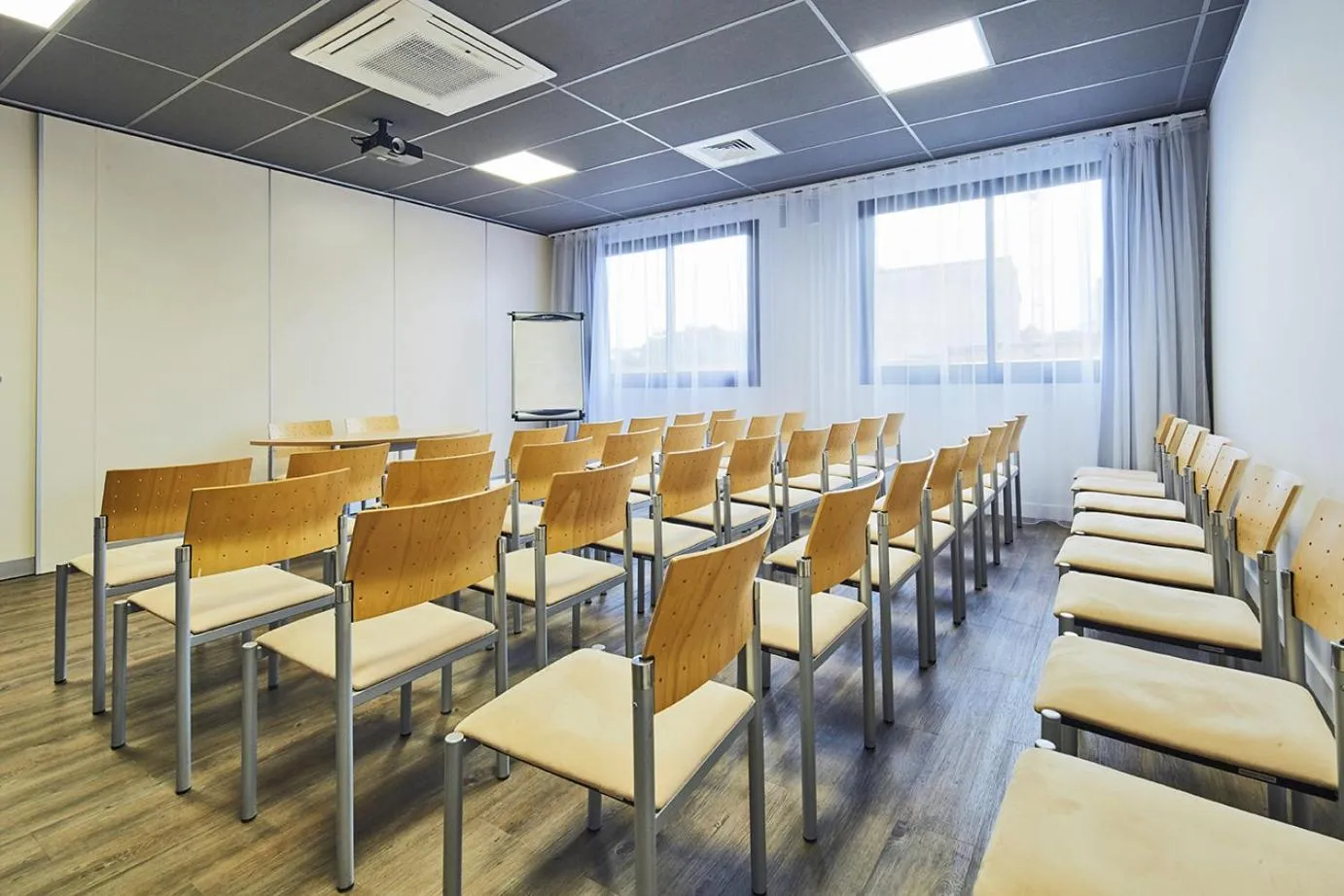 Meeting/conference room in Kyriad Paris Ouest - Bezons La Défense