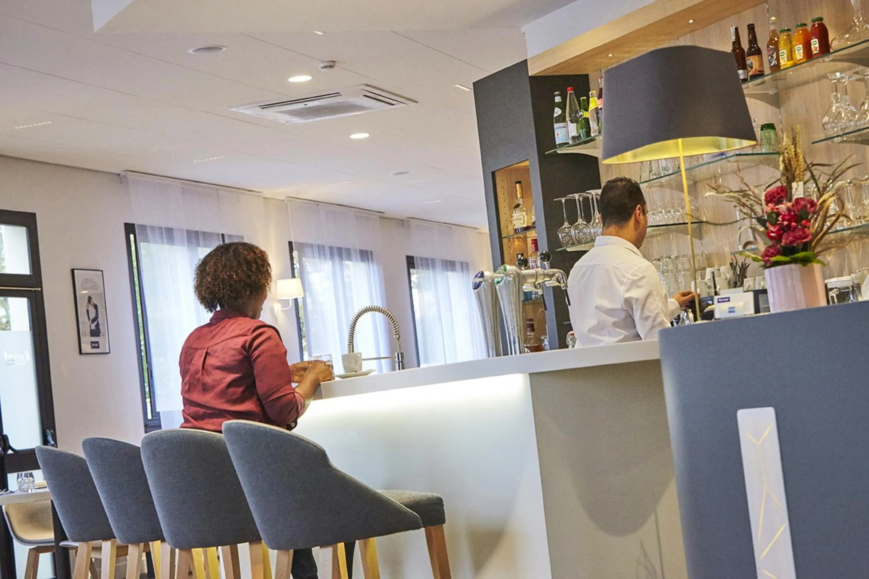 Communal lounge/ TV room in Kyriad Paris Ouest - Bezons La Défense