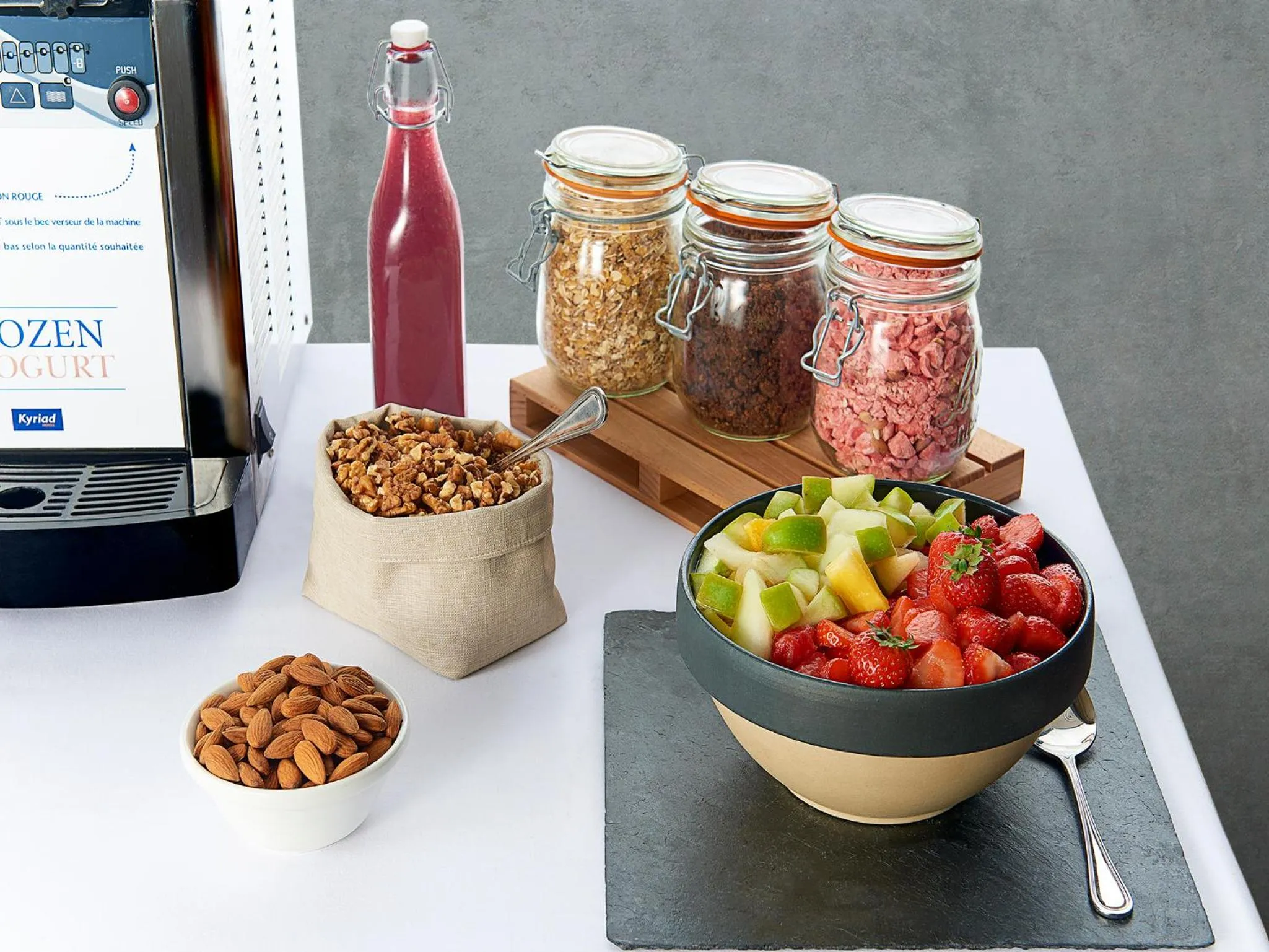 Restaurant/places to eat in Kyriad Paris Ouest - Bezons La Défense