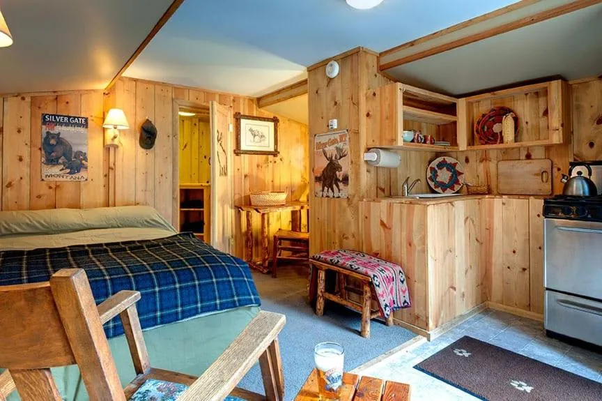 Bed in Silver Gate Lodging