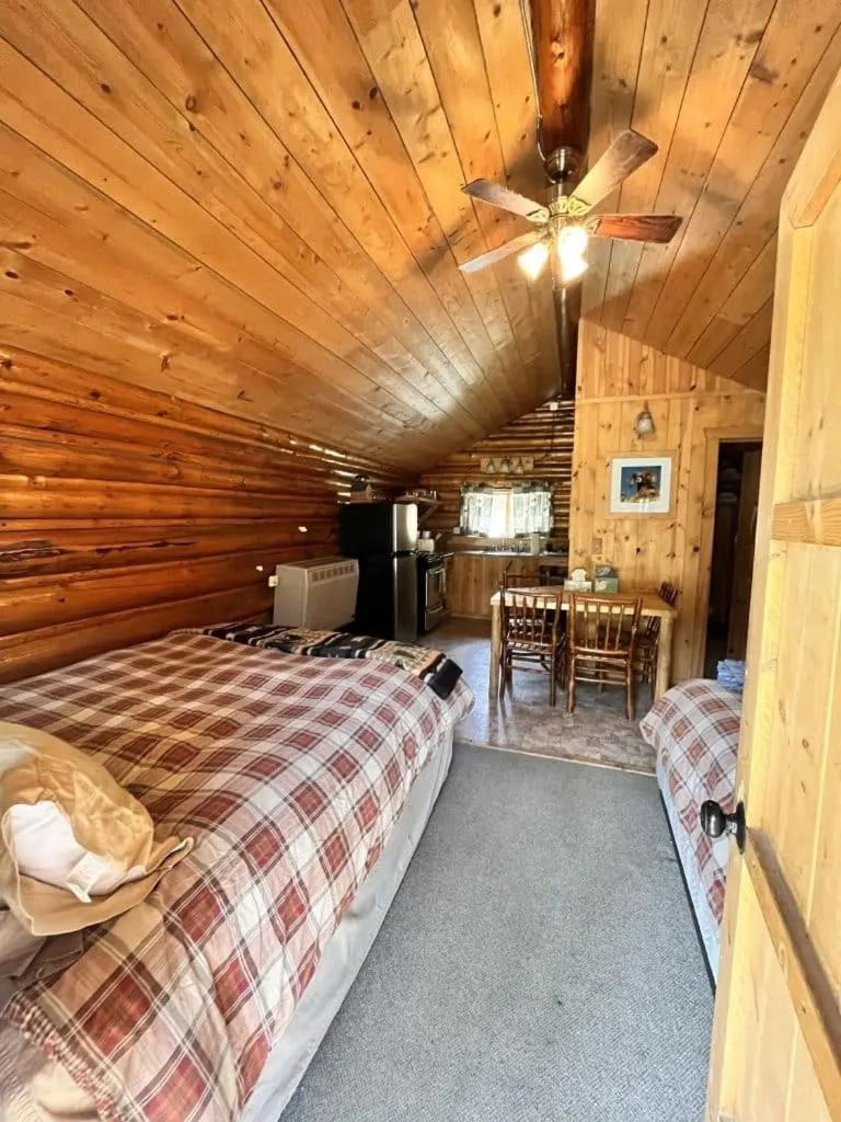 Bed in Silver Gate Lodging