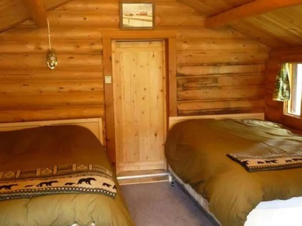 Bed in Silver Gate Lodging