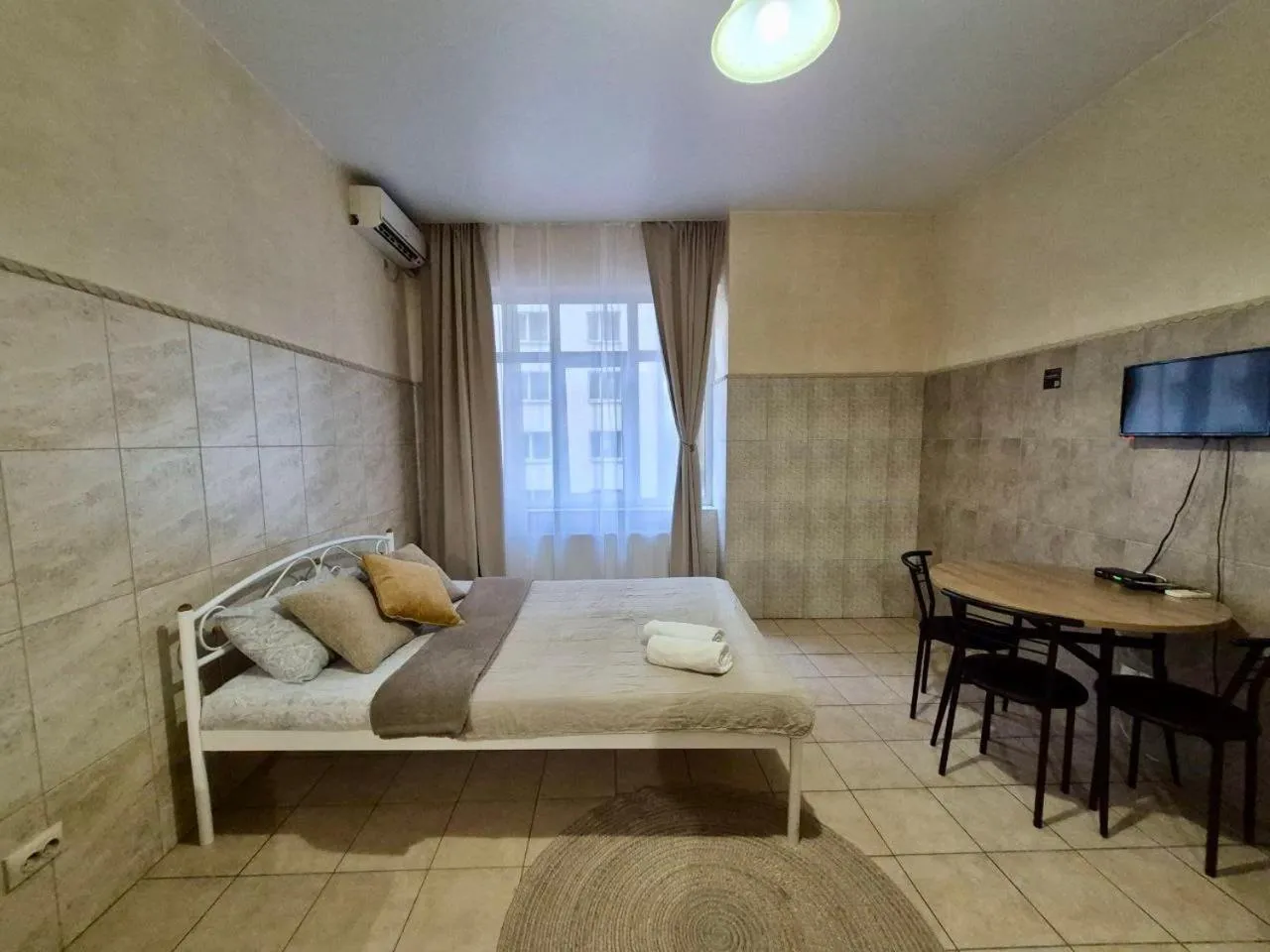 air conditioner, Bed in Pechersk House