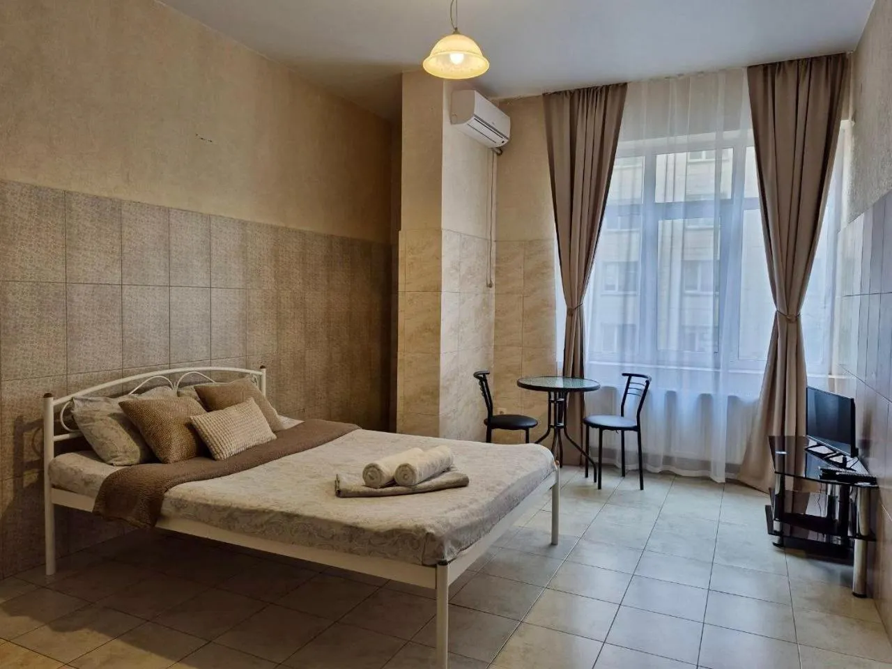 Photo of the whole room, Bed in Pechersk House