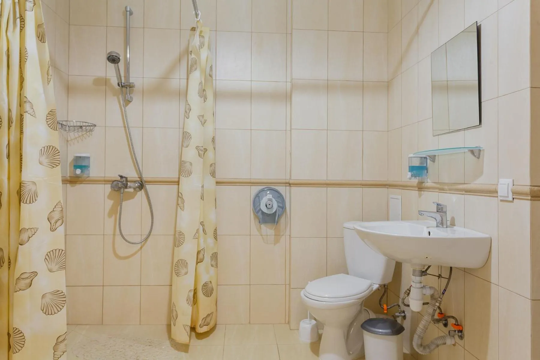 Shower in Pechersk House