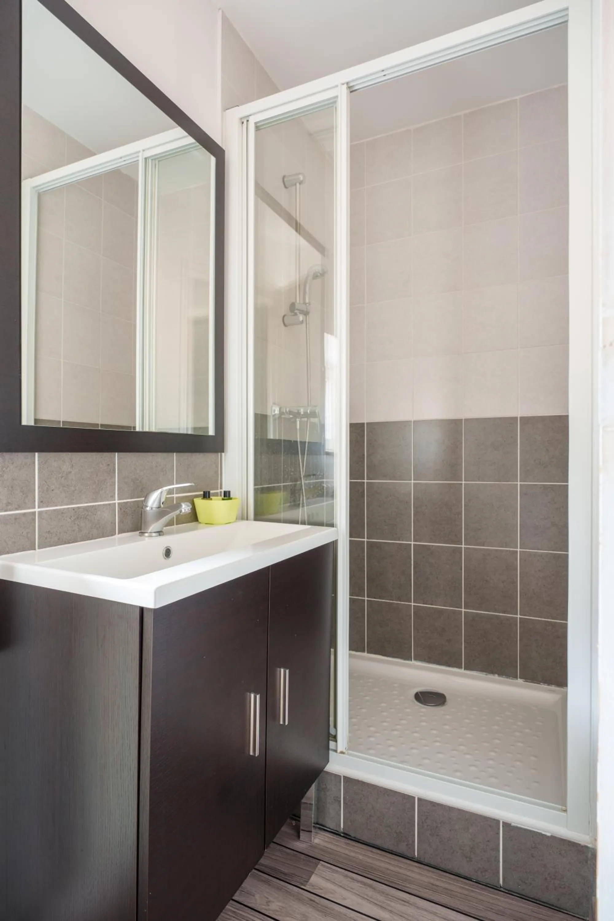 Shower in Tempologis - Chateau de la Rochette