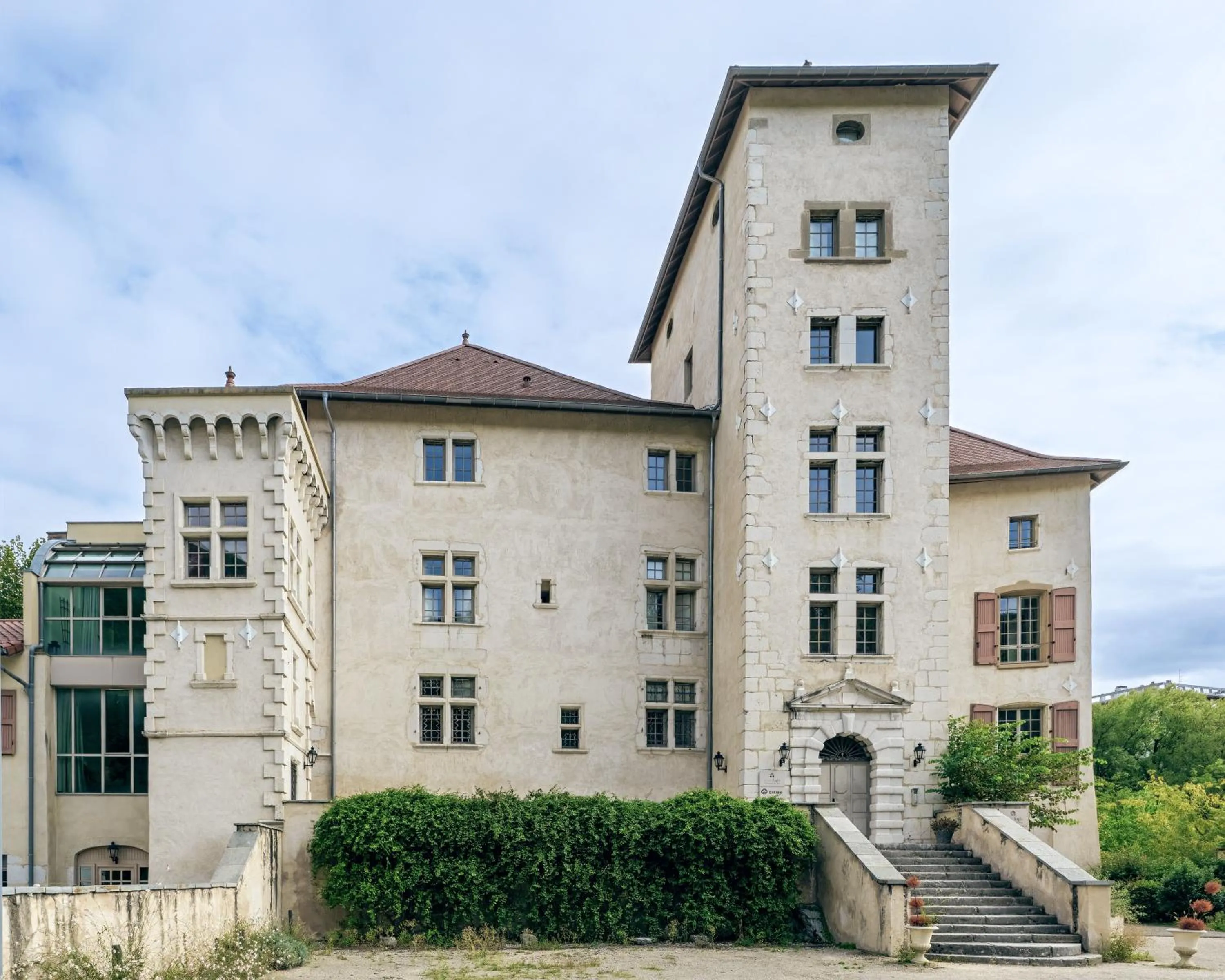Property building in Tempologis - Chateau de la Rochette