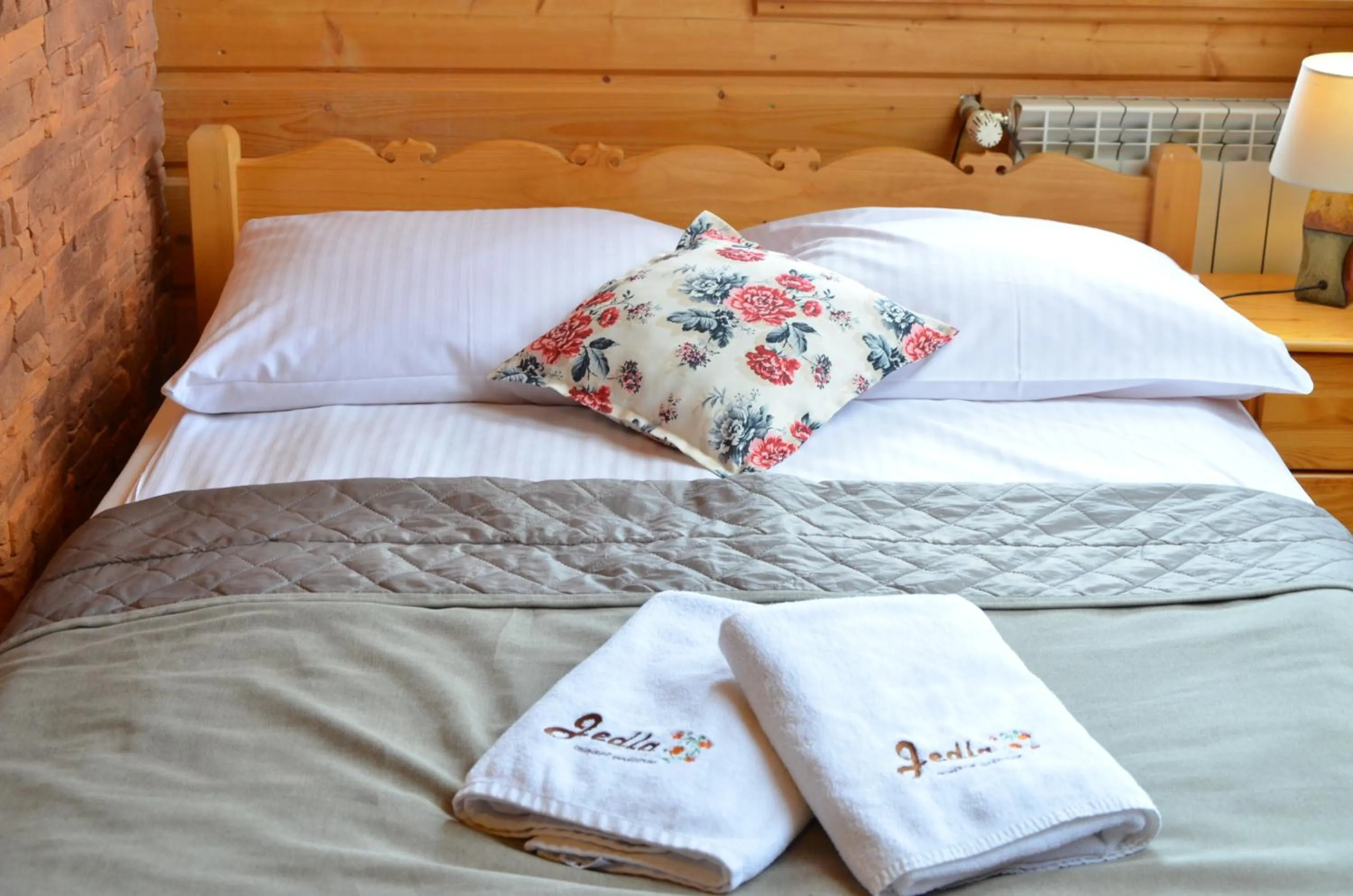 Bed in Jedla Miejsce Gościnne