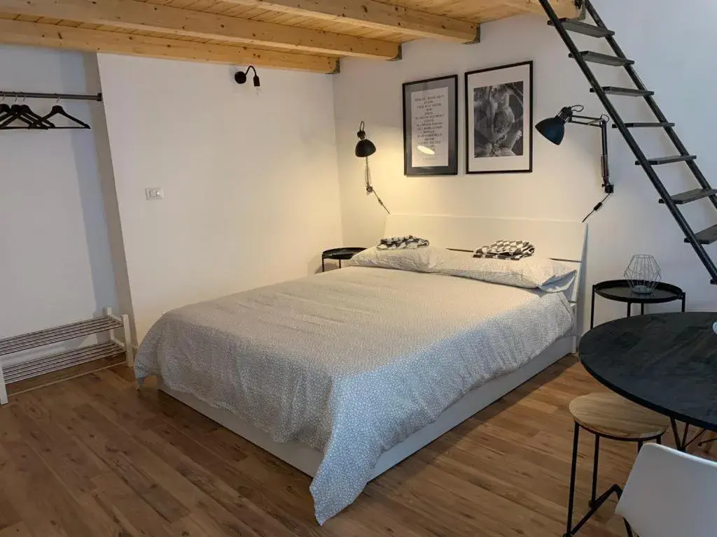 Quadruple Room with Private Bathroom - single occupancy in La Dimora di Medusa Quadruple Room with Private Bathroom - single occupancy in La Dimora di Medusa