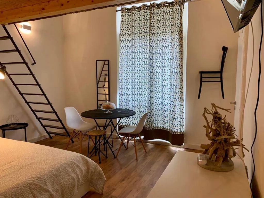 Bathroom, Bed in La Dimora di Medusa