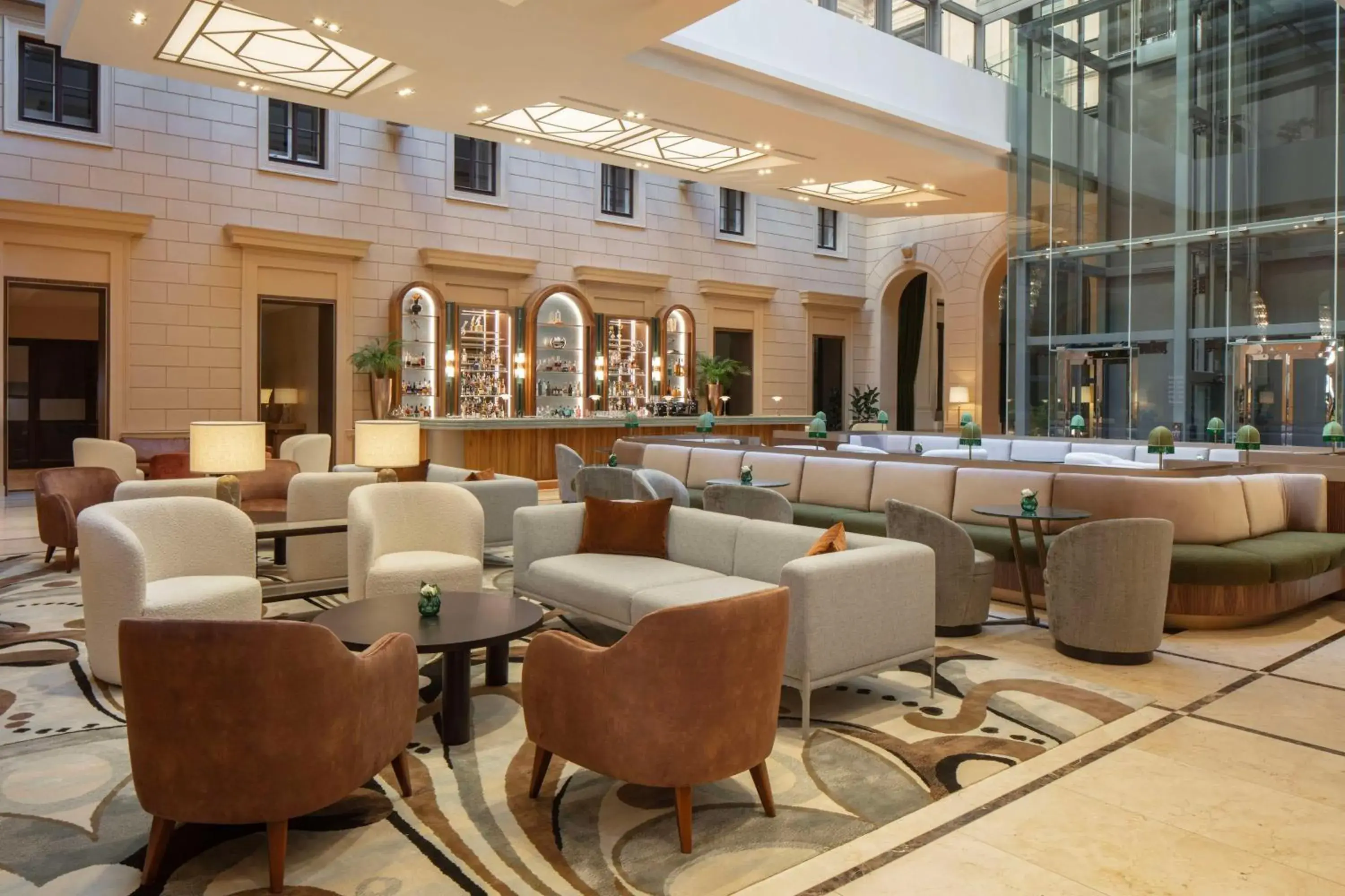 Lounge or bar in Anantara Palais Hansen Vienna - newly renovated Lounge or bar in Anantara Palais Hansen Vienna - newly renovated