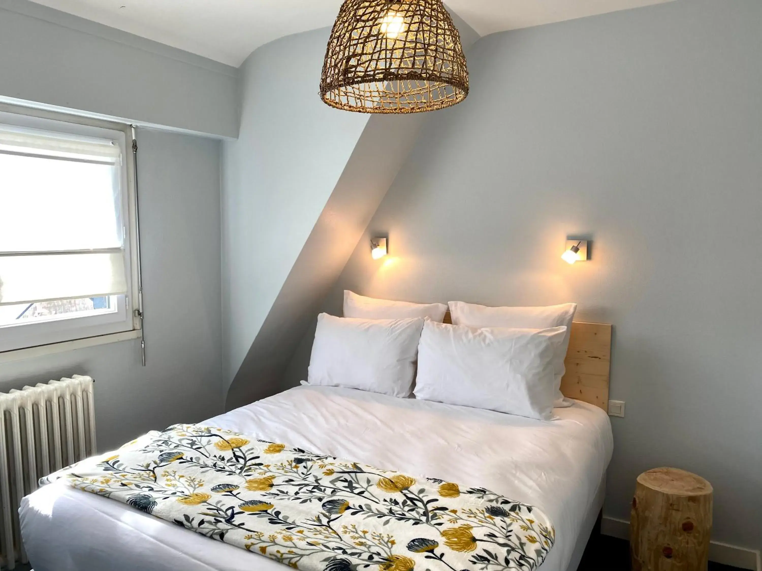 Economy Double Room 3 floor without elevator in Hôtel La Maison des Dunes Economy Double Room 3 floor without elevator in Hôtel La Maison des Dunes