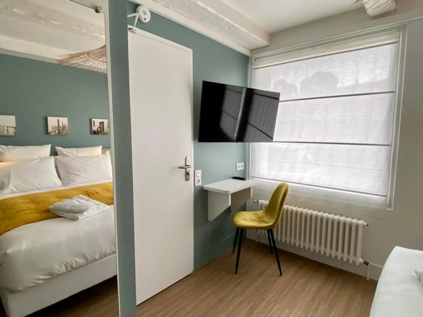 TV and multimedia, Bed in Hôtel La Maison des Dunes