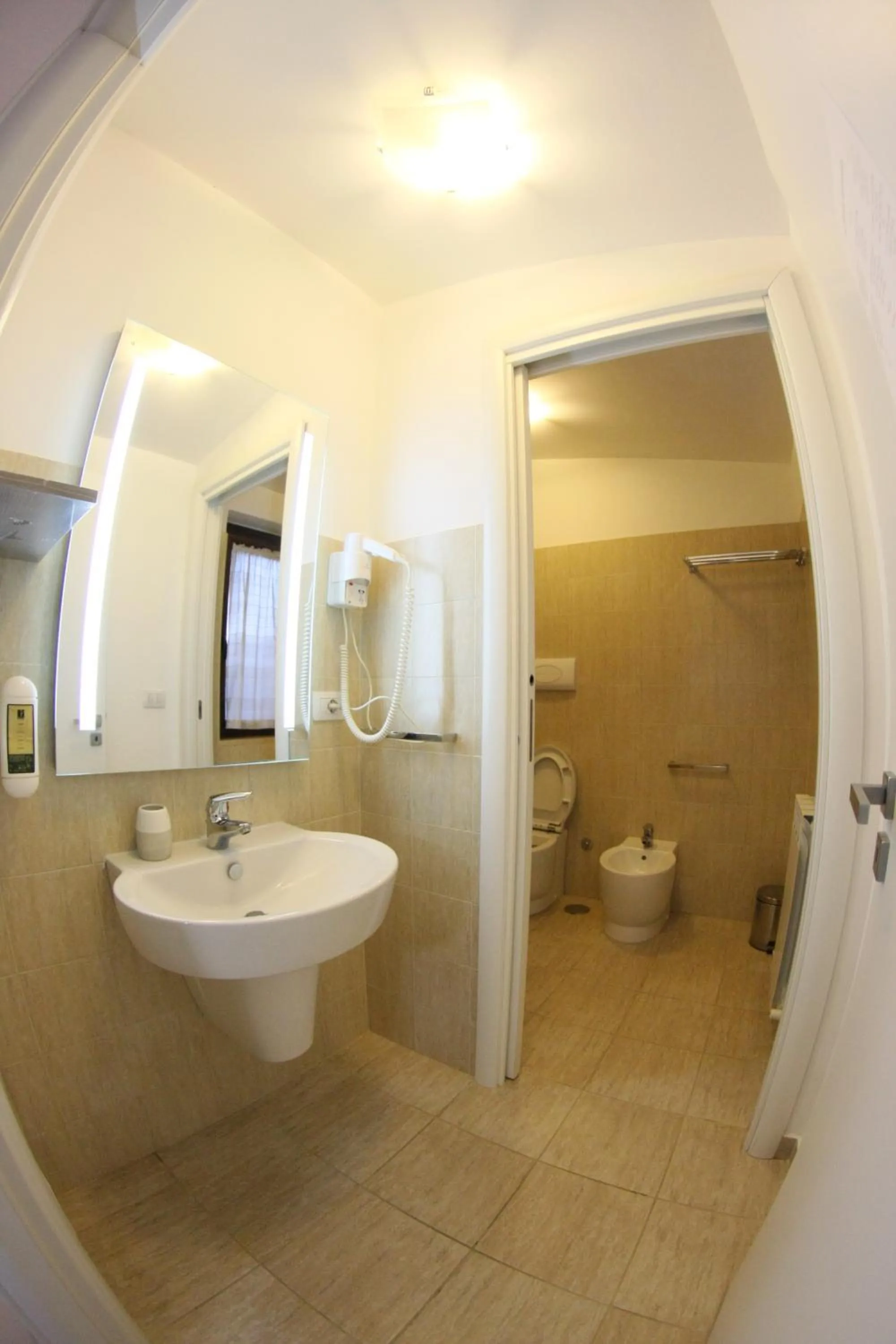 Shower in San Michele Apartments&Rooms