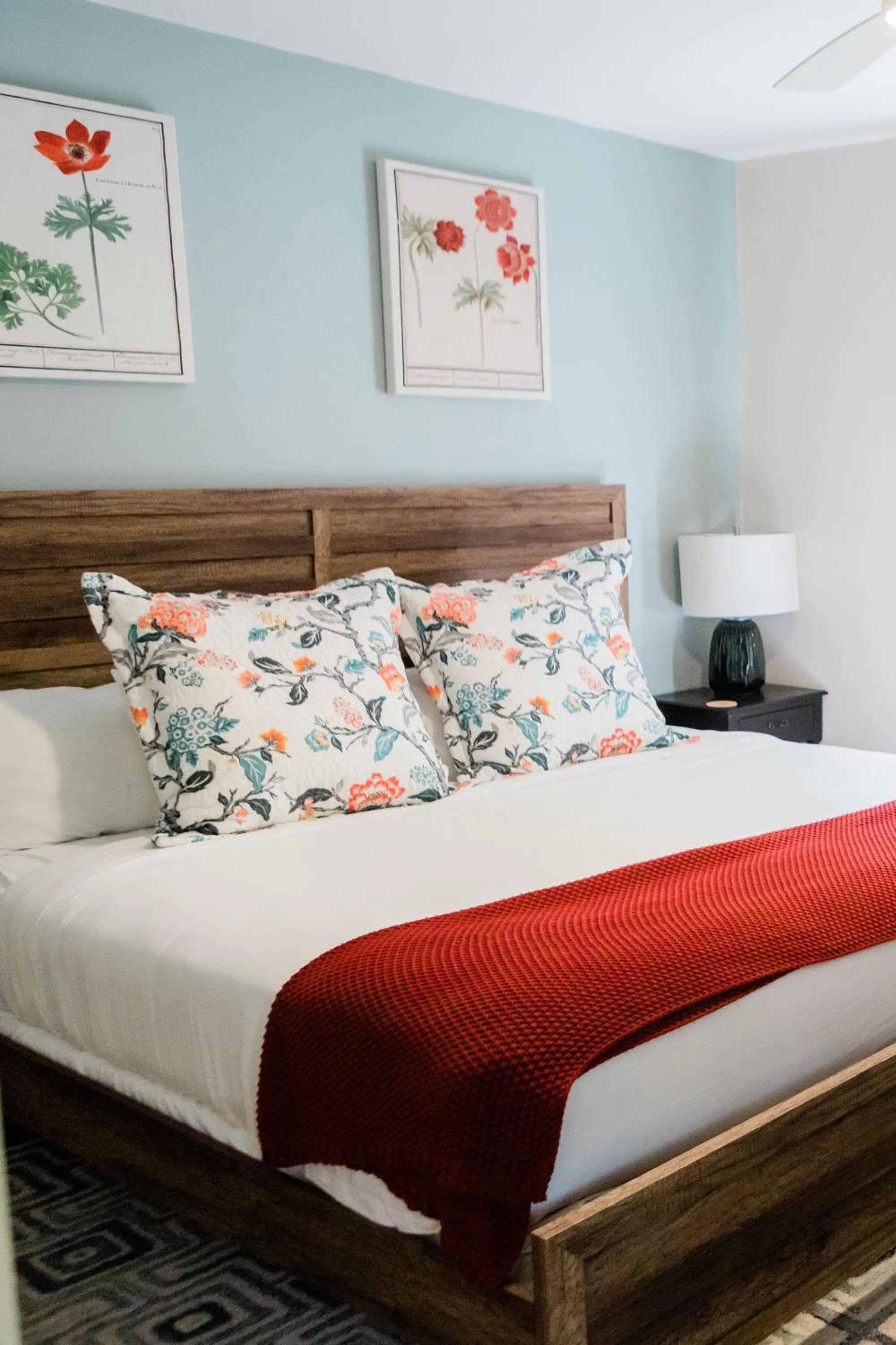 Bed in Dahlonega Resort and Vineyard