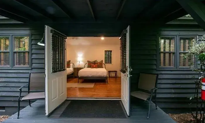 Deluxe Queen Room with Two Queen Beds in Dahlonega Resort and Vineyard Deluxe Queen Room with Two Queen Beds in Dahlonega Resort and Vineyard