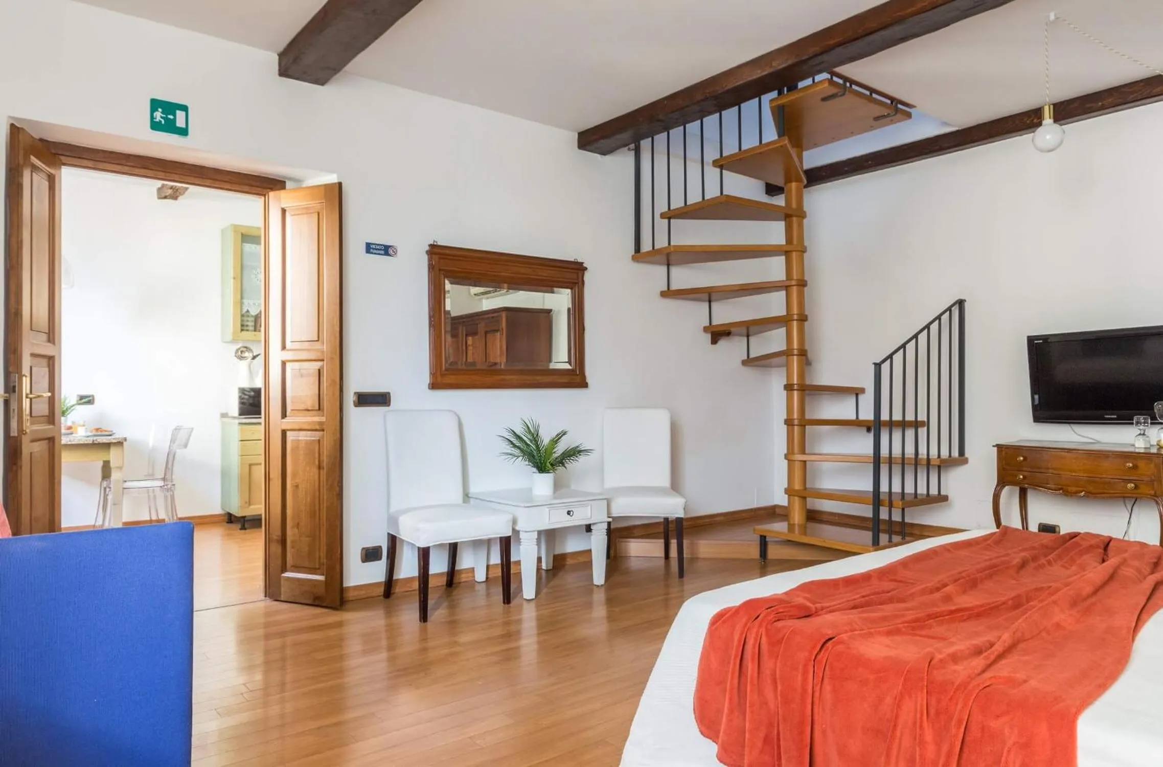 Photo of the whole room in Torripa Group - Trastevere