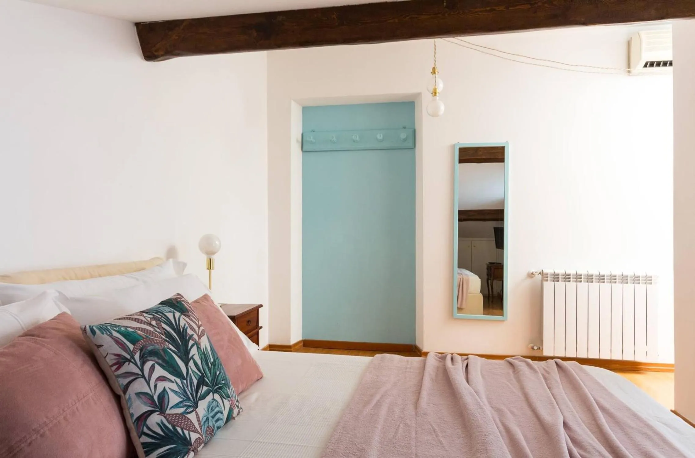 Photo of the whole room, Bed in Torripa Group - Trastevere