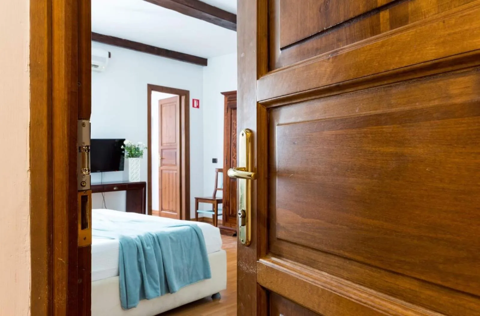 Decorative detail, Bed in Torripa Group - Trastevere