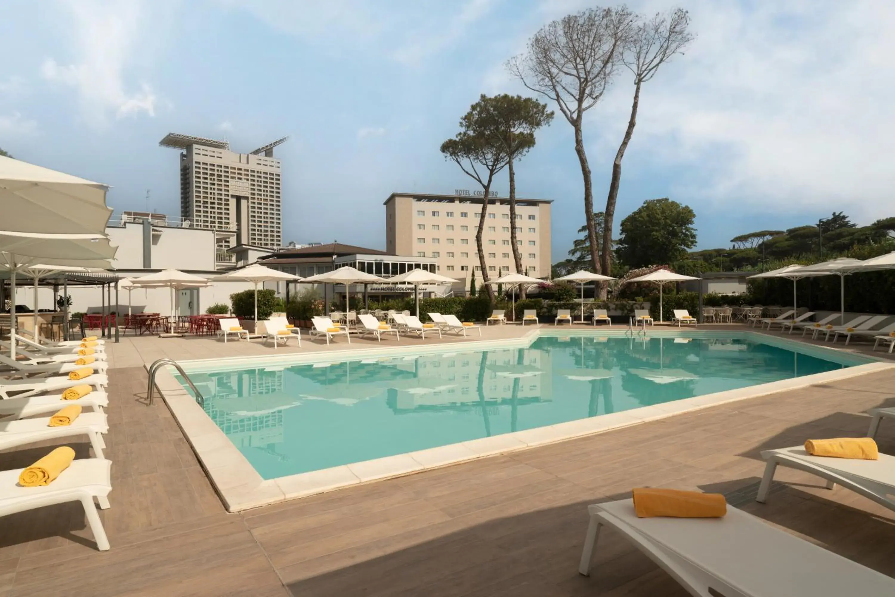 Pool view in Hotel Cristoforo Colombo Pool view in Hotel Cristoforo Colombo