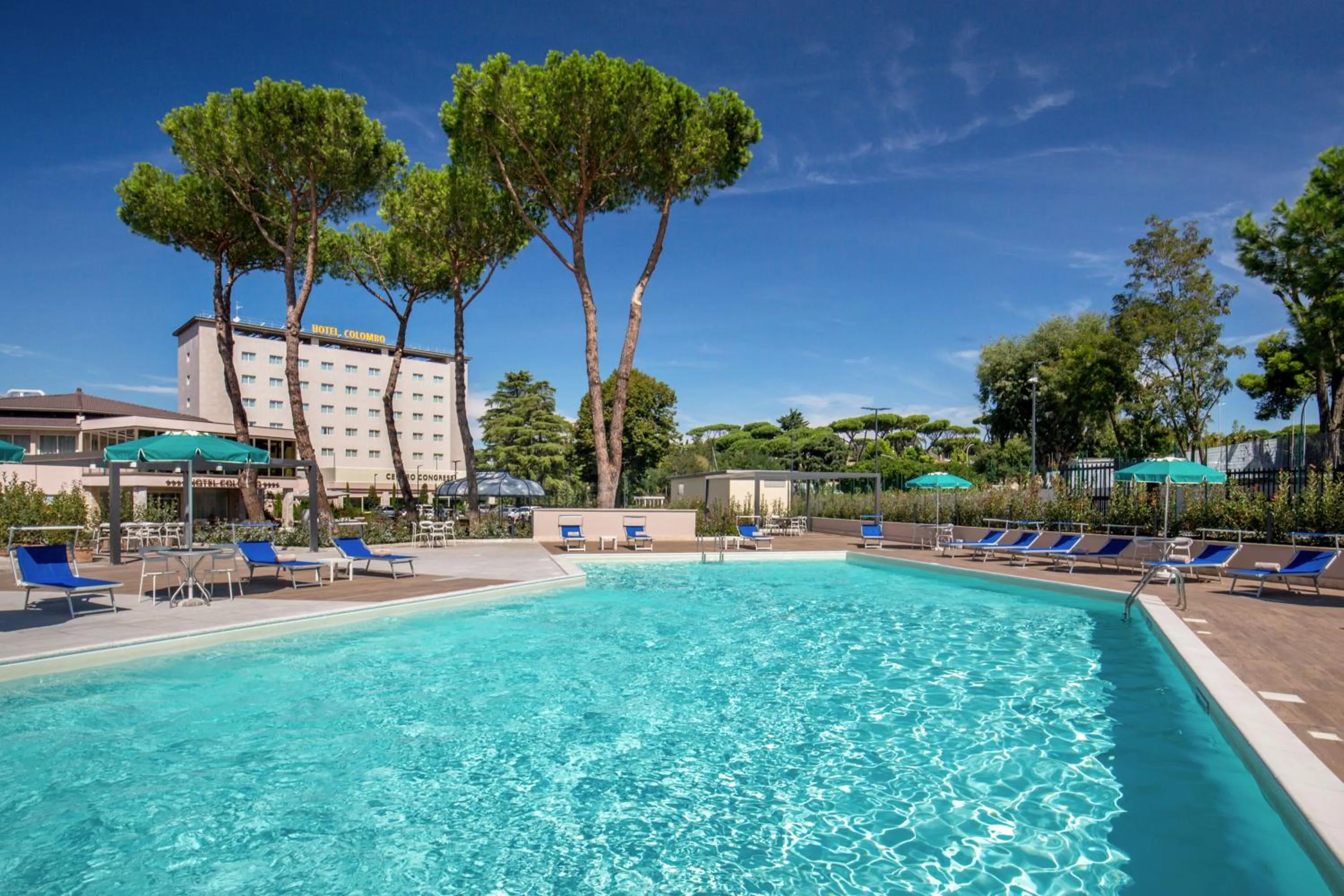 Swimming pool in Hotel Cristoforo Colombo