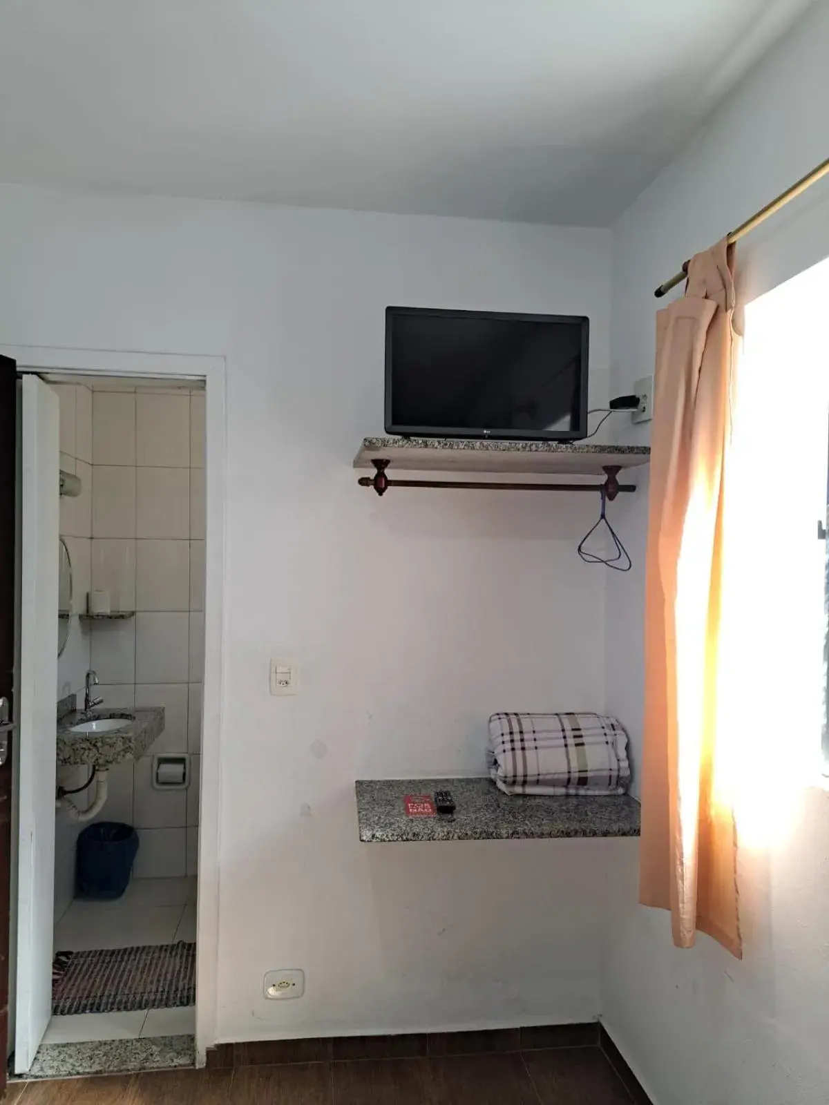 Photo of the whole room in Hotel Ponte Aérea - Aeroporto de Congonhas Photo of the whole room in Hotel Ponte Aérea - Aeroporto de Congonhas