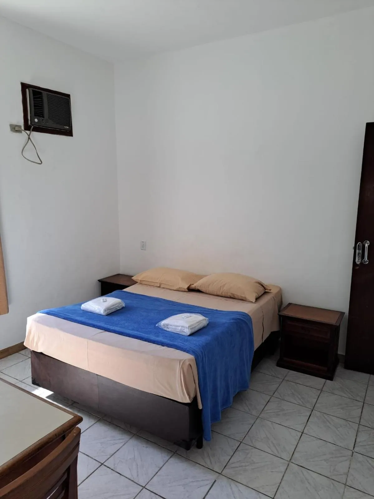 Photo of the whole room, Bed in Hotel Ponte Aérea - Aeroporto de Congonhas