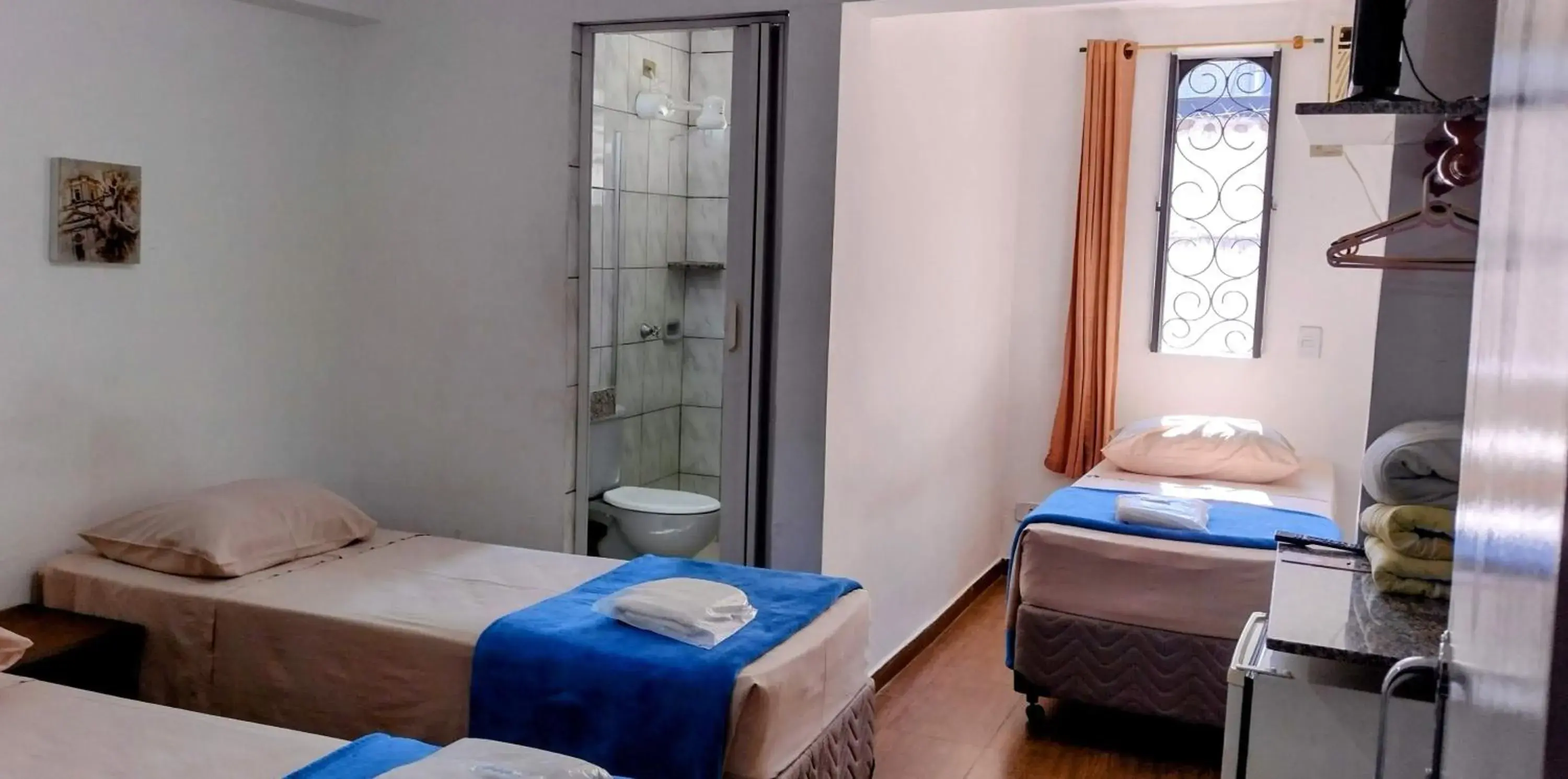 Photo of the whole room, Bed in Hotel Ponte Aérea - Aeroporto de Congonhas Photo of the whole room, Bed in Hotel Ponte Aérea - Aeroporto de Congonhas