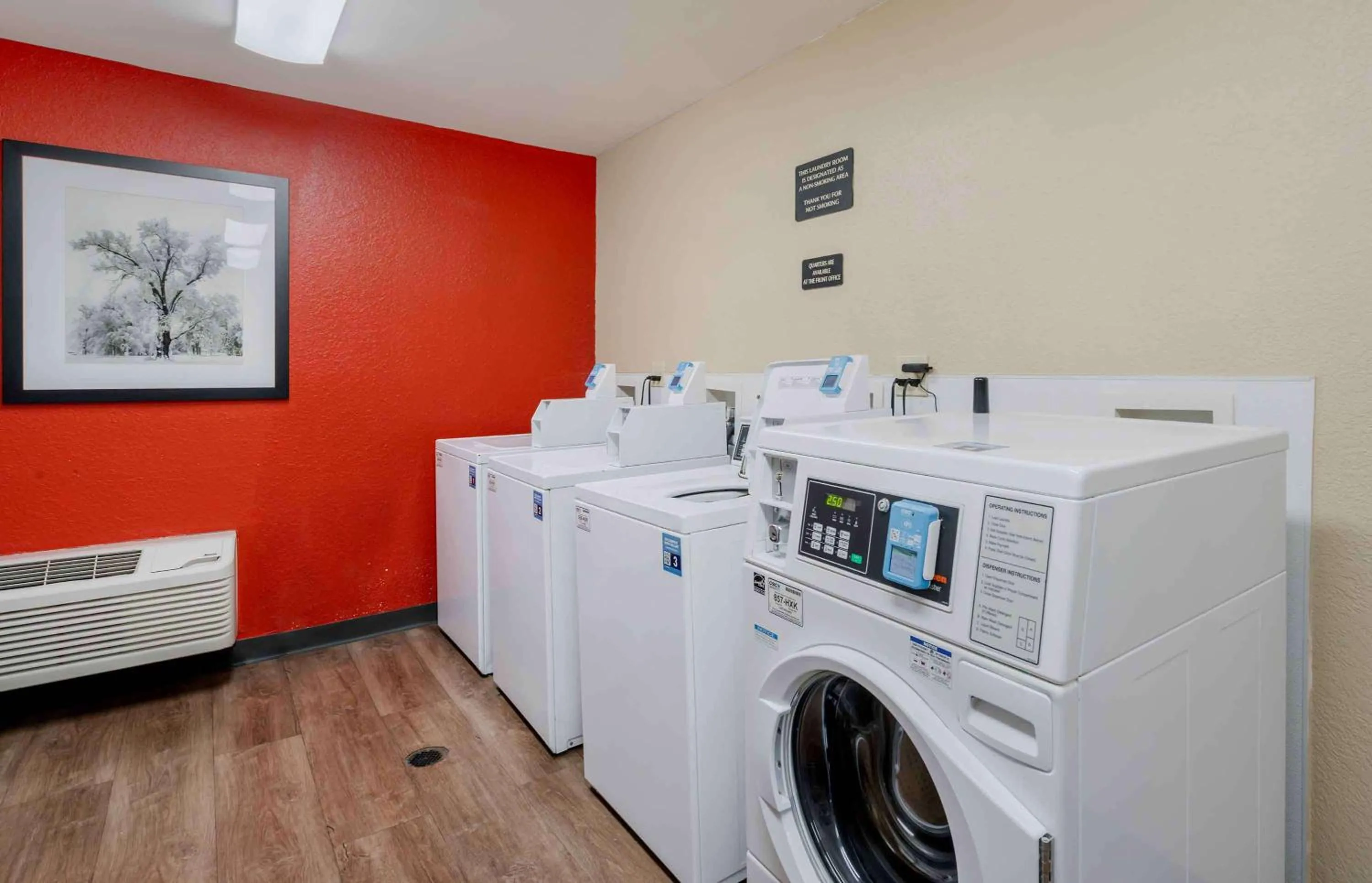 Property building in Extended Stay America Select Suites - Orlando - Maitland - 1760 Pembrook Dr