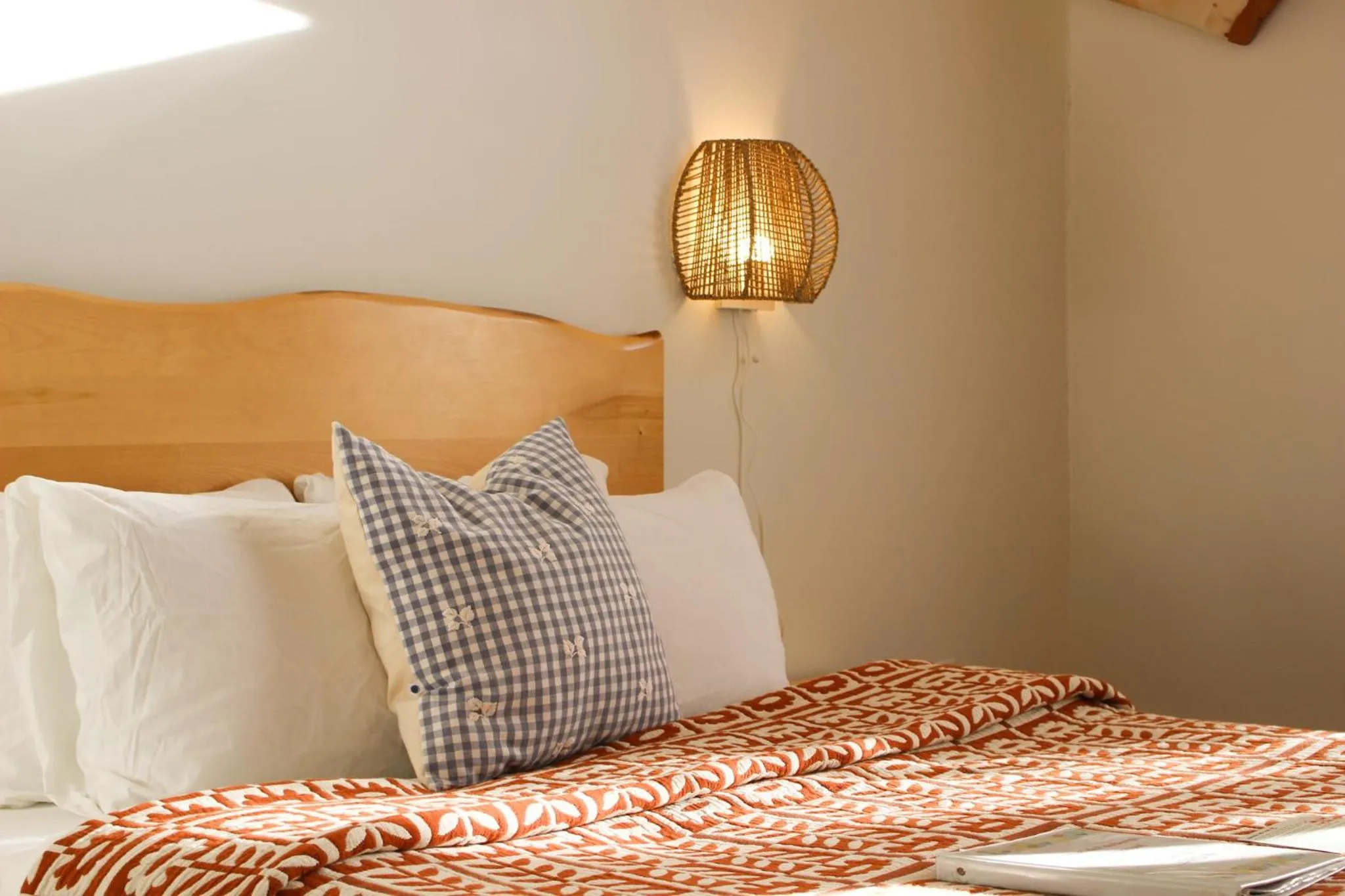 Queen Room in Auberge du Jardin