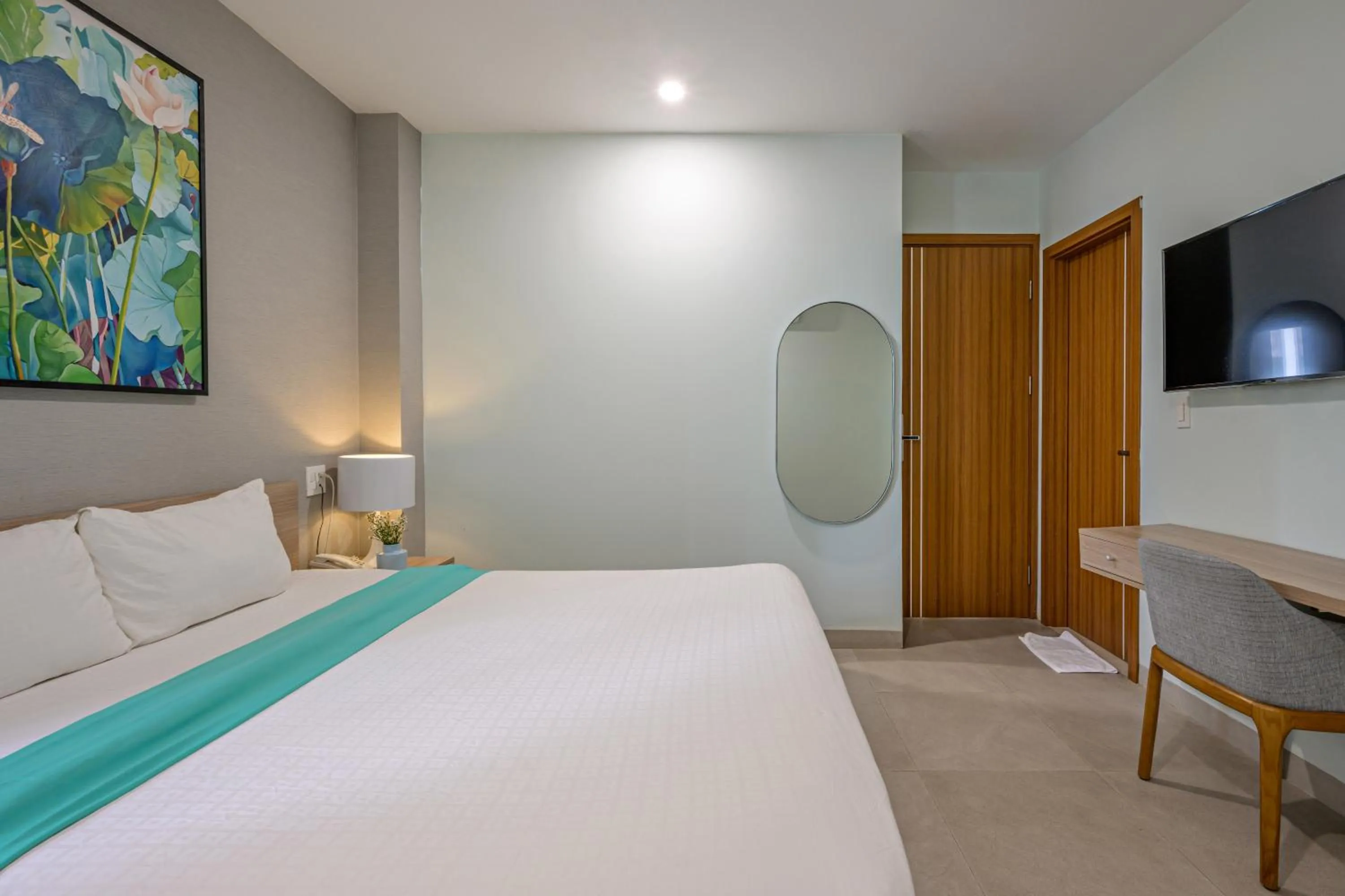 Bedroom, Bed in Delight Hotel