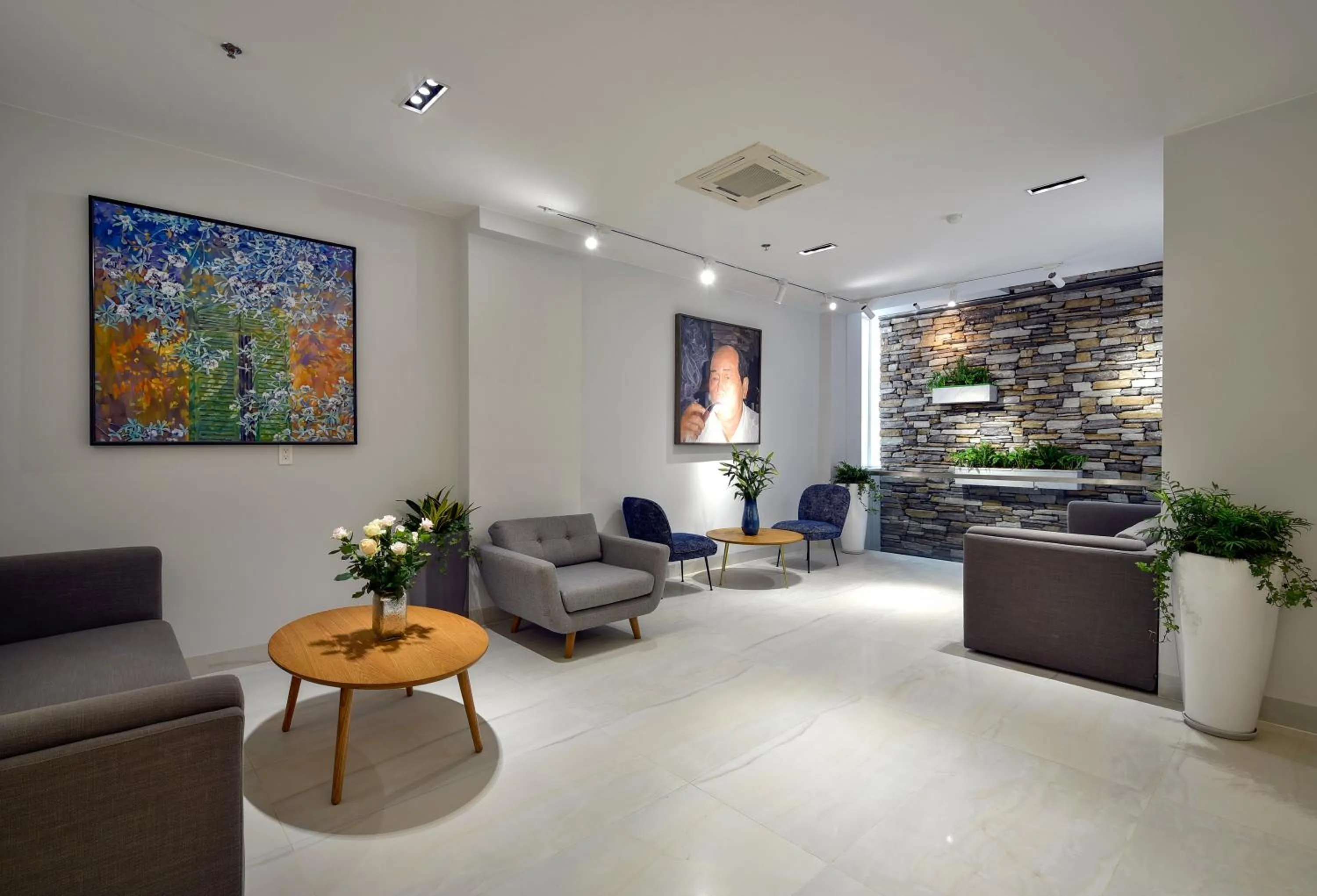 Seating area in Delight Hotel