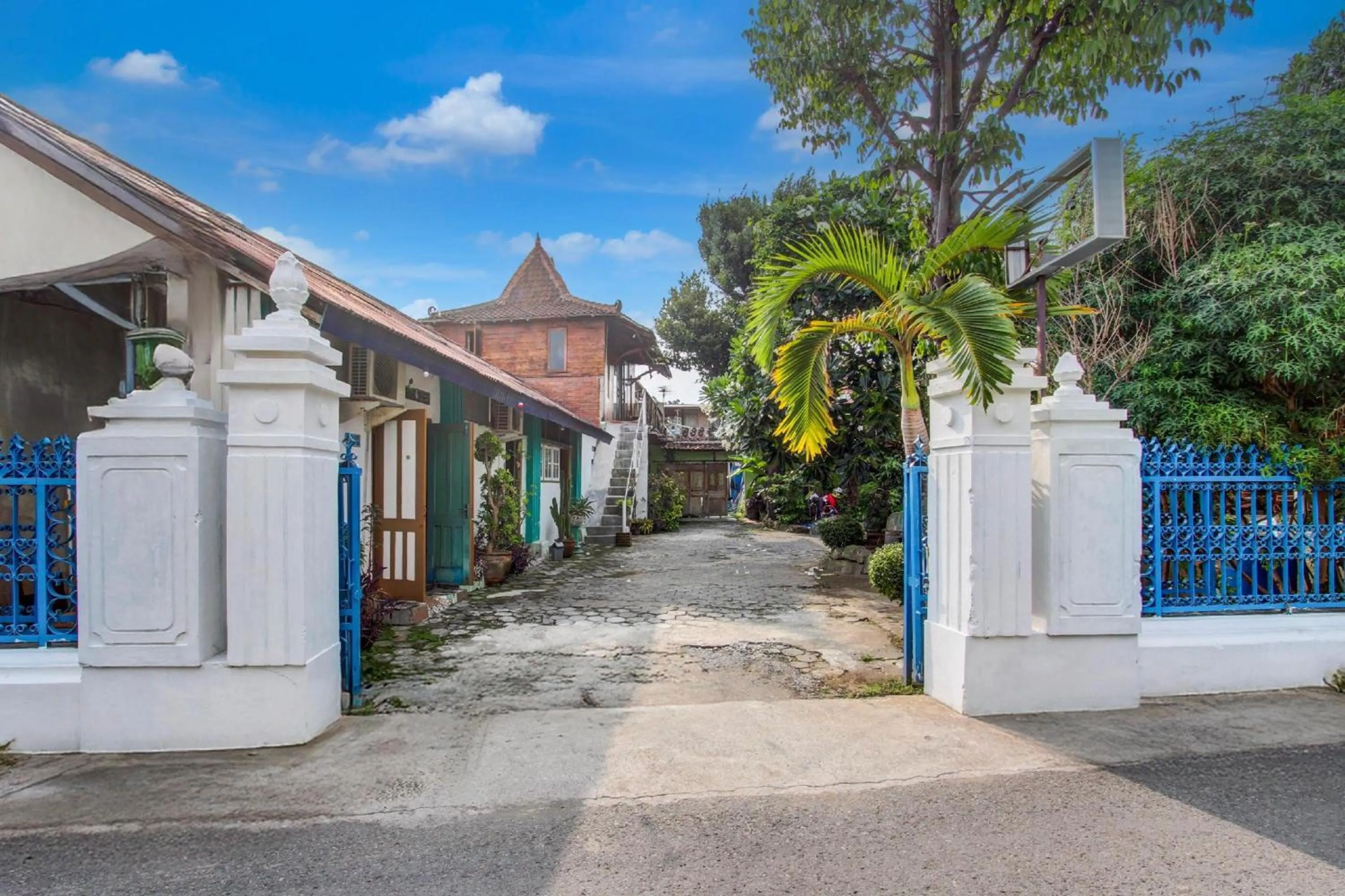 Property building in Hotel O Prawirotaman Near Keraton Yogyakarta Formerly Chez Laelik Guesthouse