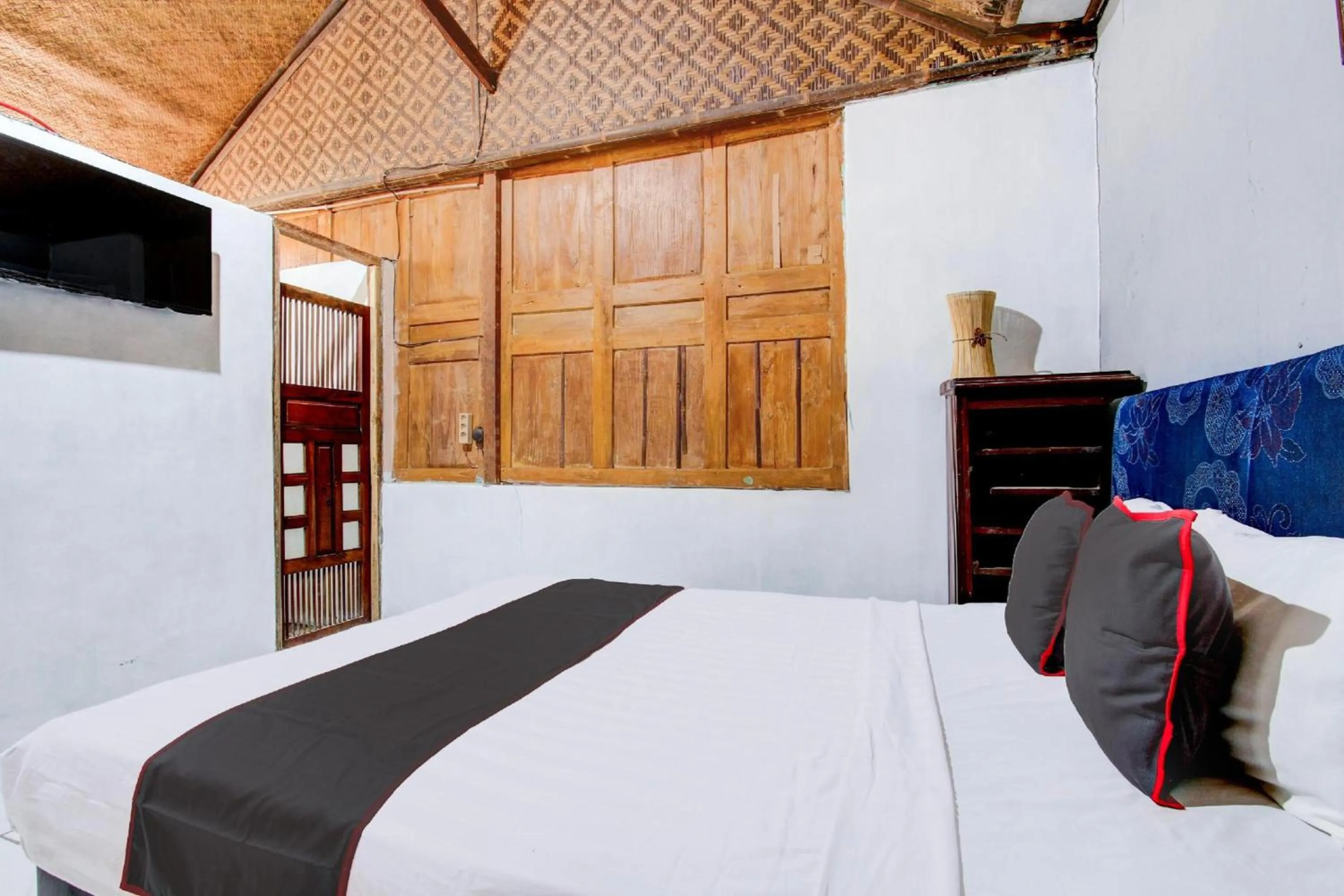 Photo of the whole room, Bed in Hotel O Prawirotaman Near Keraton Yogyakarta Formerly Chez Laelik Guesthouse
