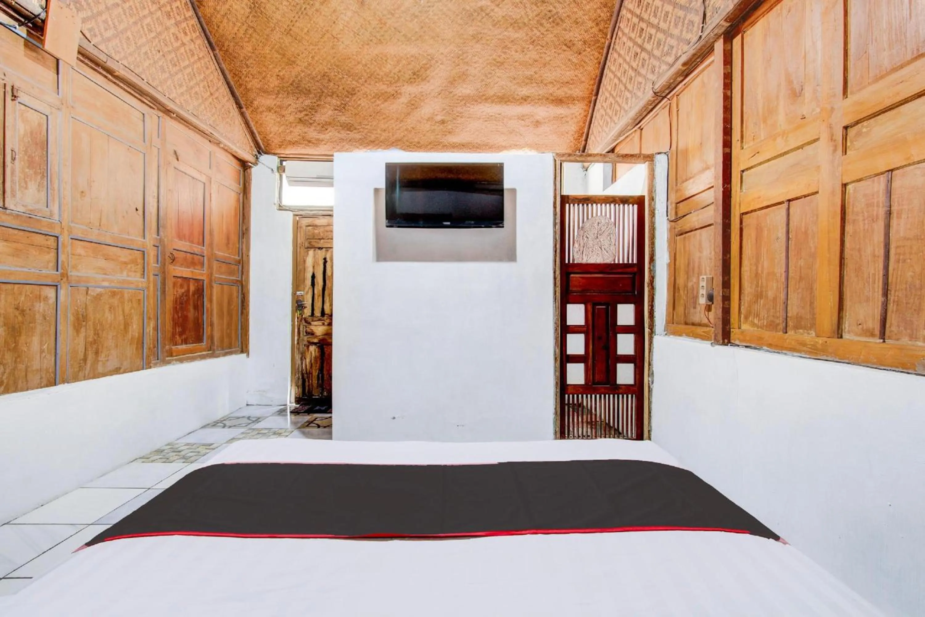 View (from property/room), Bed in Hotel O Prawirotaman Near Keraton Yogyakarta Formerly Chez Laelik Guesthouse