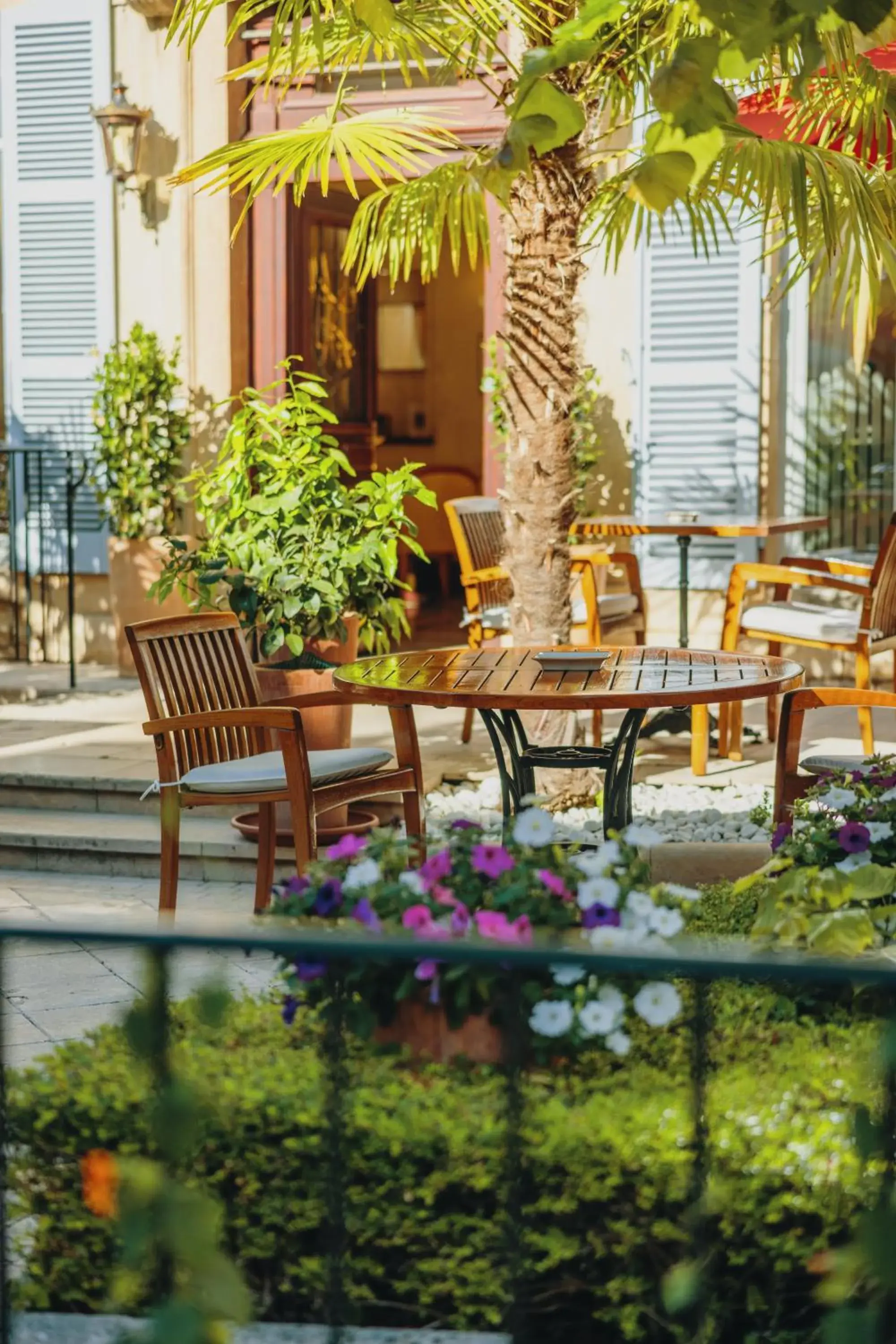 Property building in L'Hôtel Property building in L'Hôtel