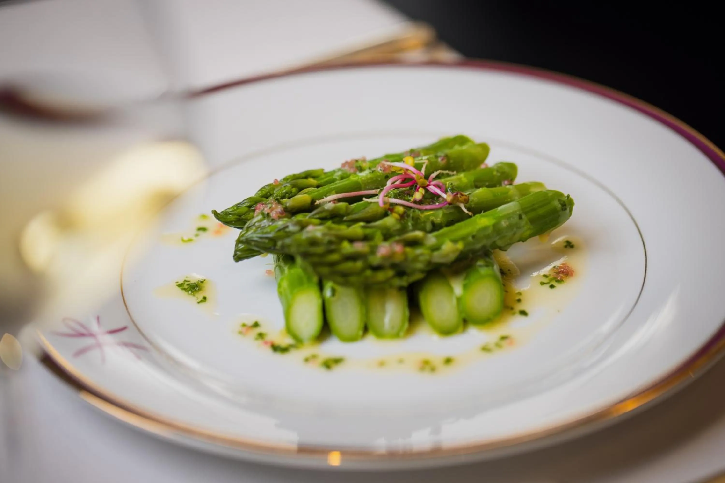 Restaurant/places to eat in L'Hôtel