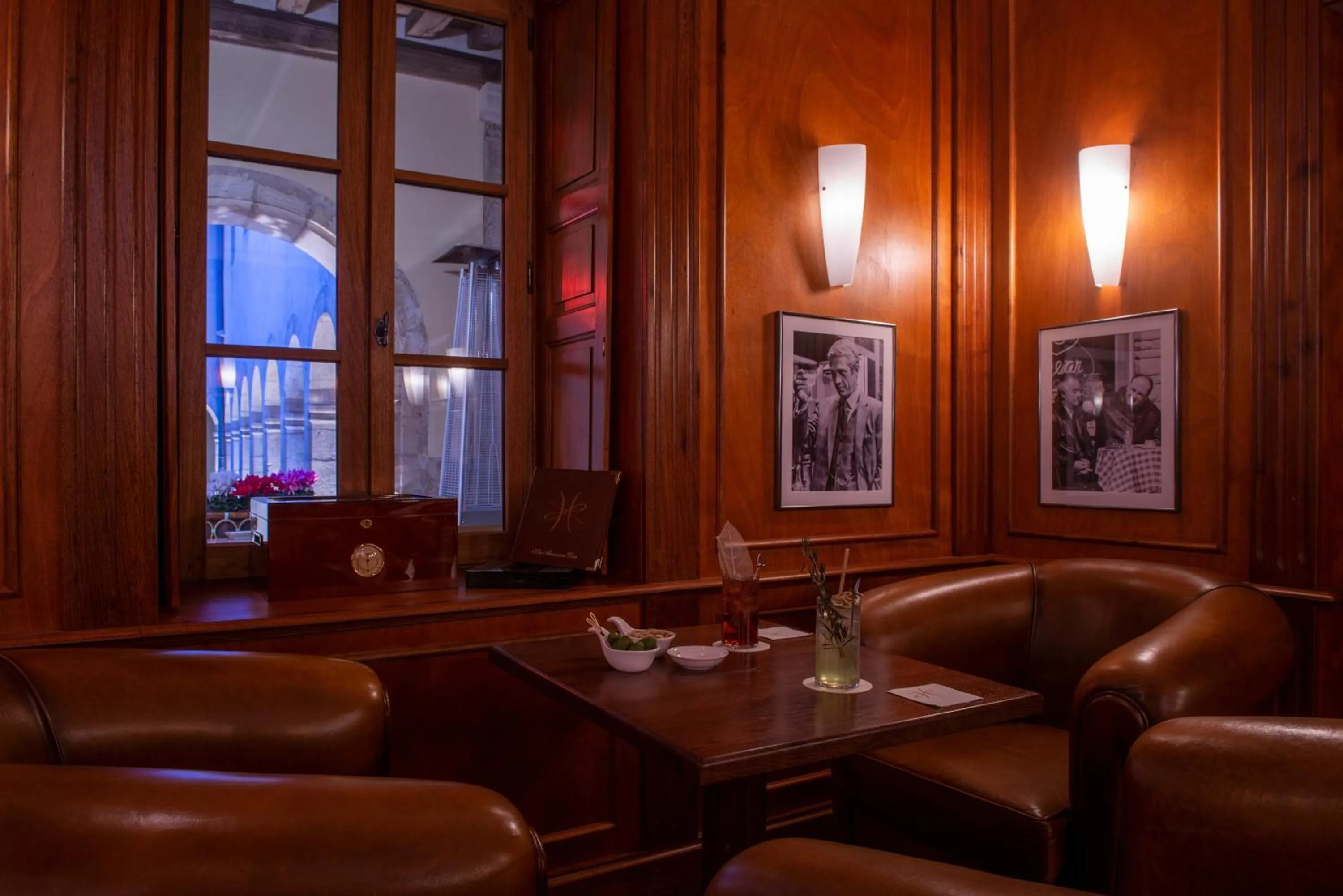 Lounge or bar in L'Hôtel