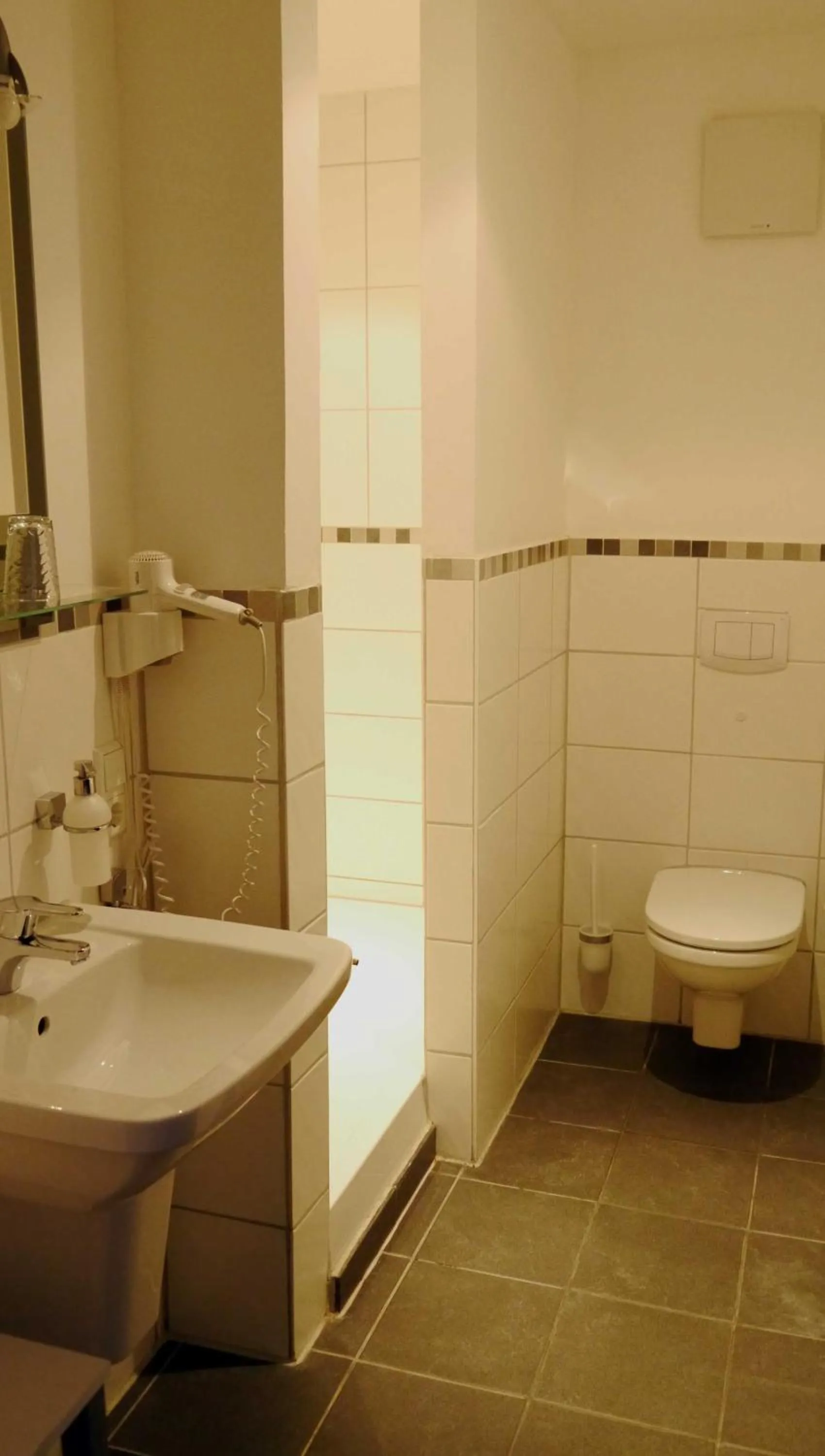 Shower in Moselblick Hotel Aroma