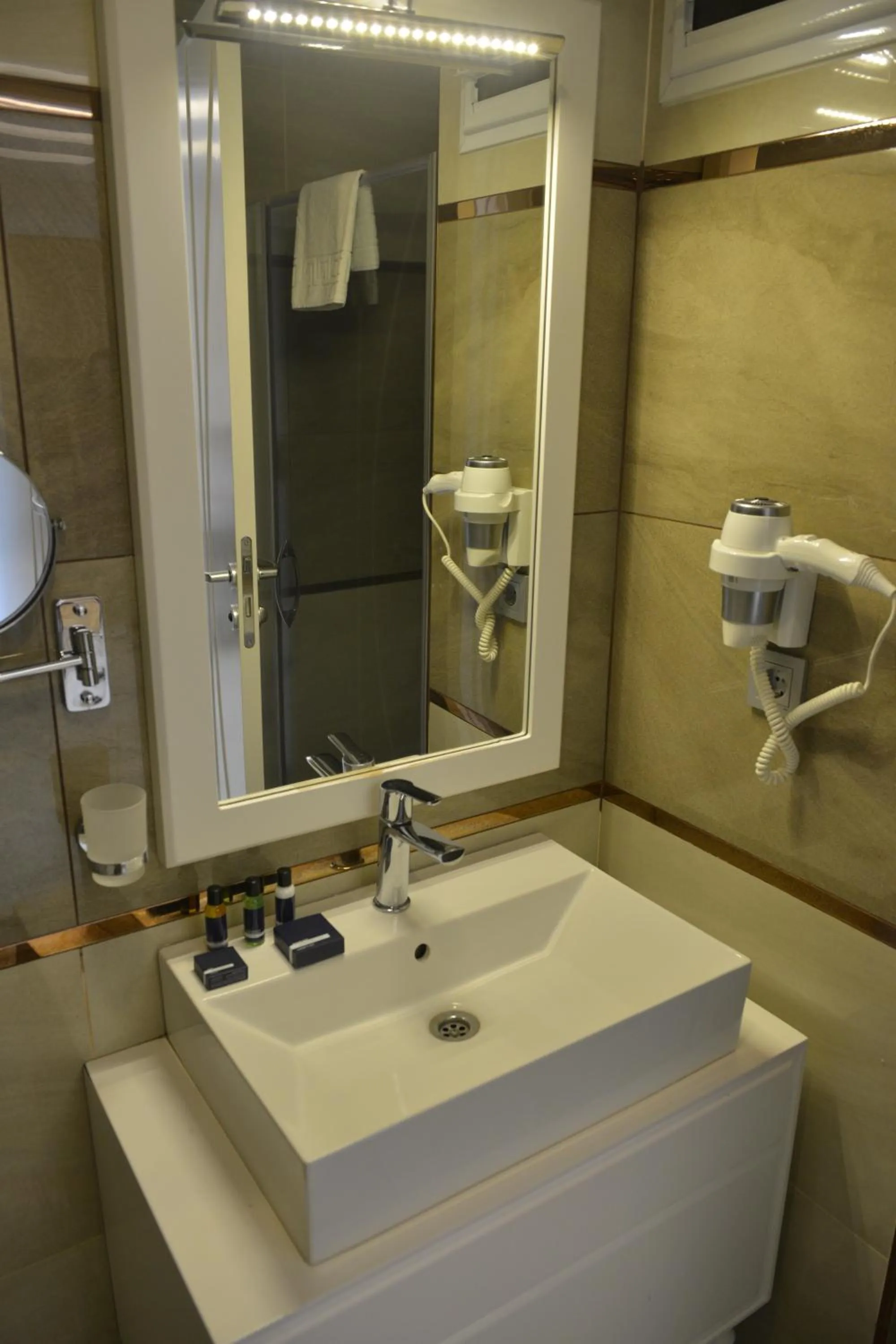 Bathroom in Anemon Kent Mersin Otel