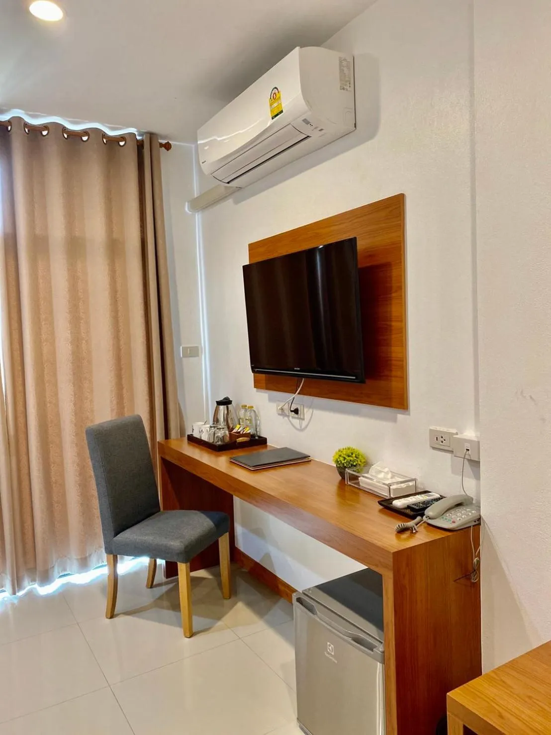 TV and multimedia in The Vet Boutique Hotel - SHA Extra Plus