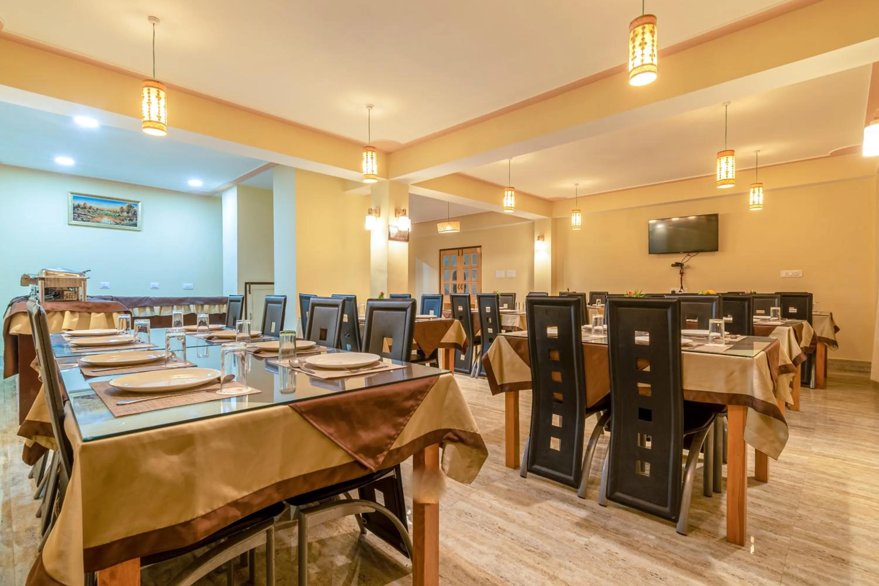 Breakfast in Magellan's The Golden Bridge