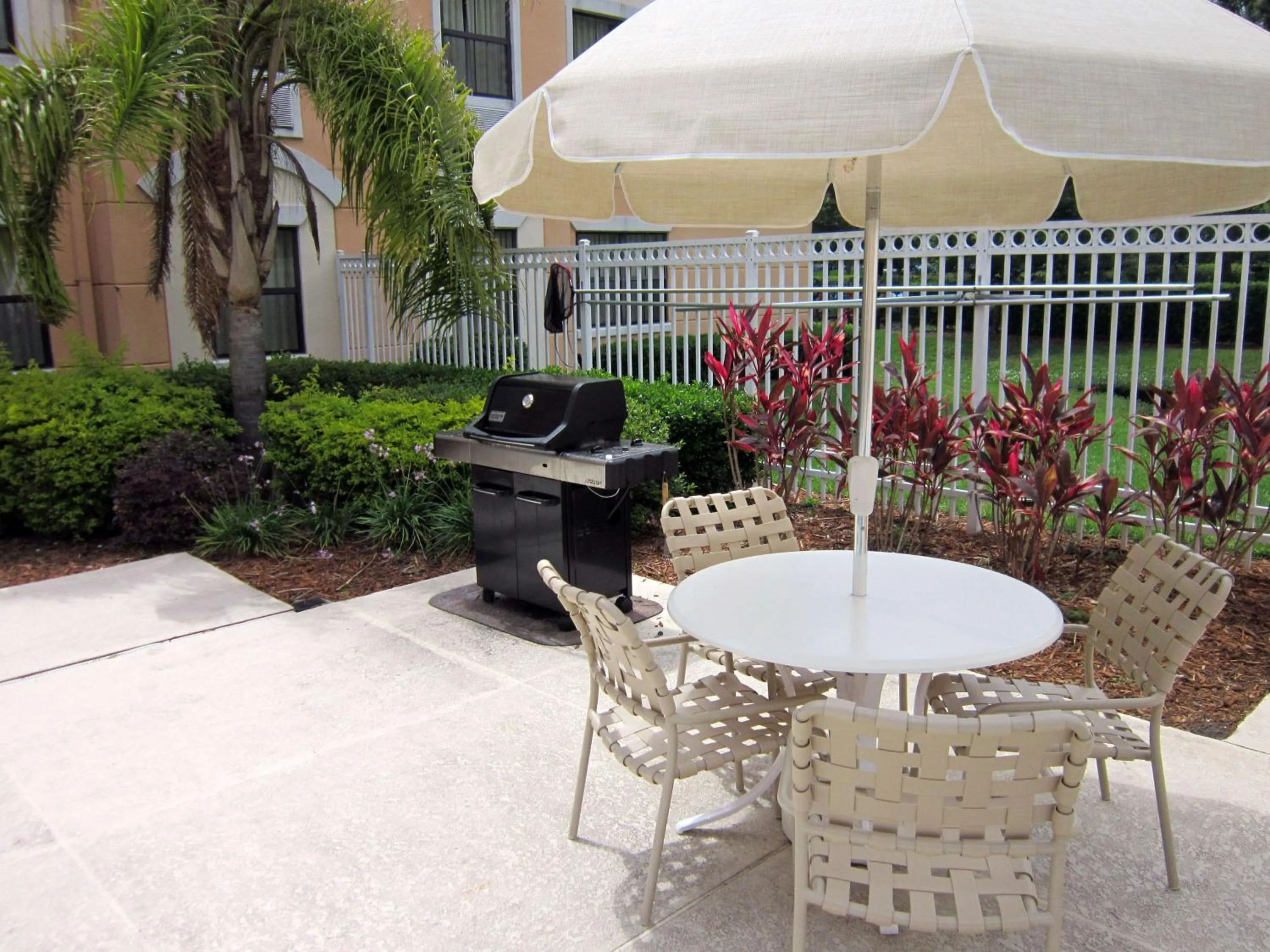 Patio in Extended Stay America Suites - Orlando - Maitland - 1776 Pembrook Dr